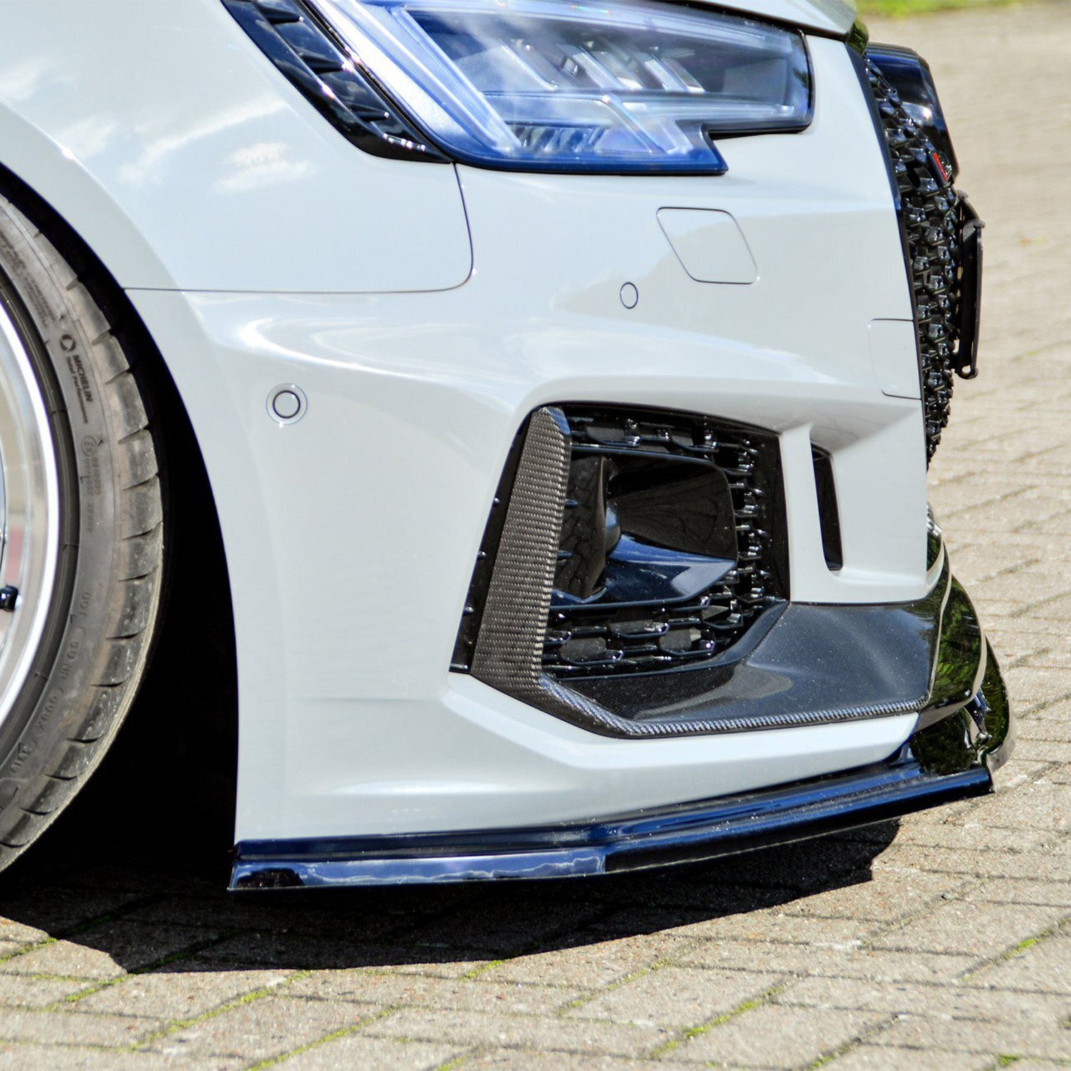 Audi RS4 B9 Avant Aggressive Gloss Black Front Splitter