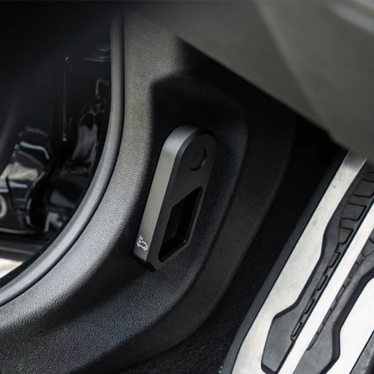 Carbonex Bonnet Hood Latch Handle In Black - BMW F9X M5 & M8