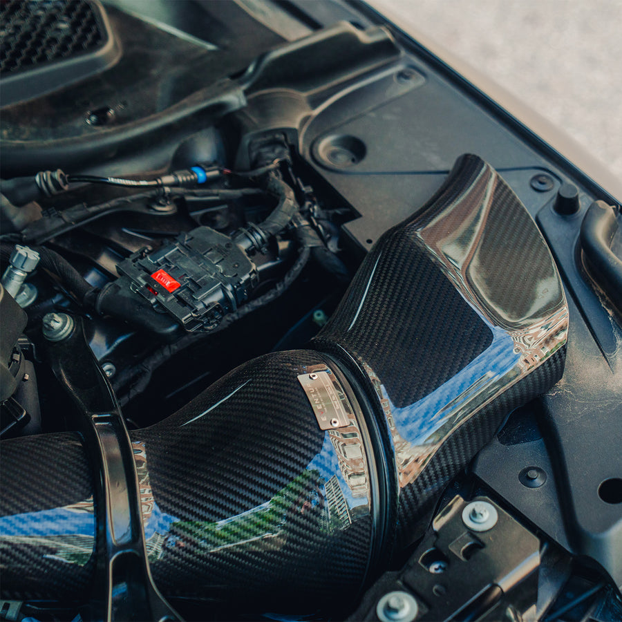 Eventuri BMW G90 & G99 M5 Carbon Fibre Intake System Fitted