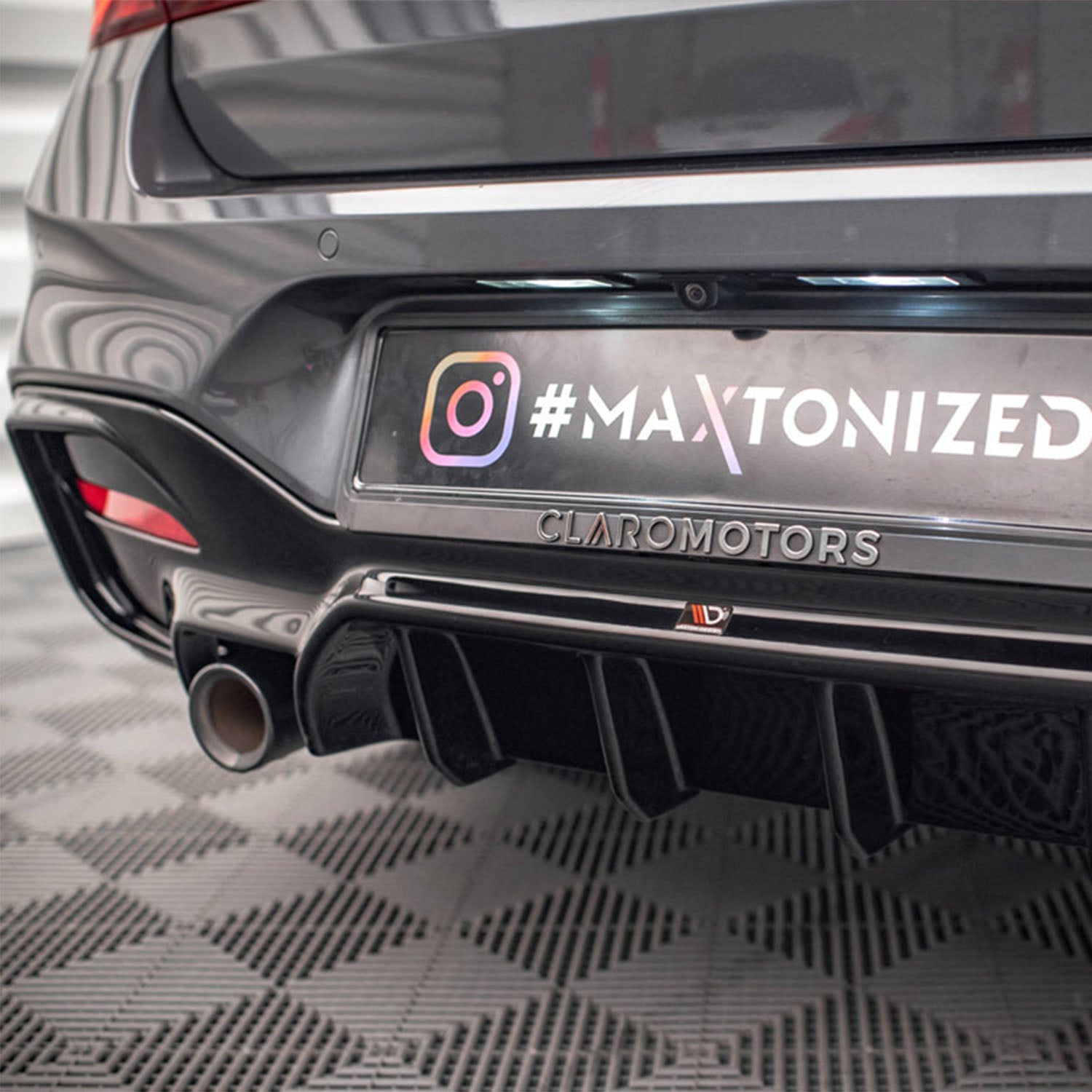 Maxton Design BMW F20 F21 M140i M135i Gloss Black Rear Diffuser