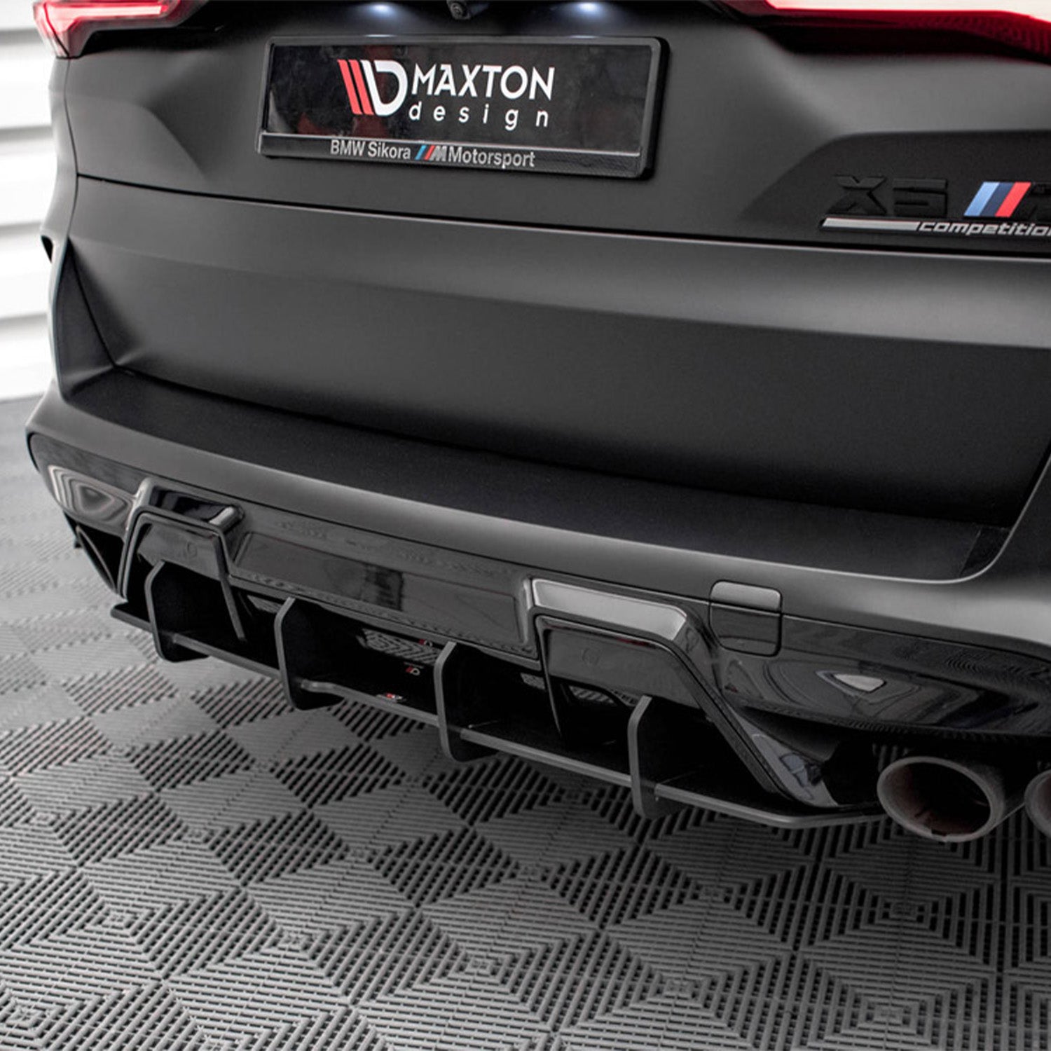 Maxton Design BMW F95 X5M Street Pro Black Rear Diffuser