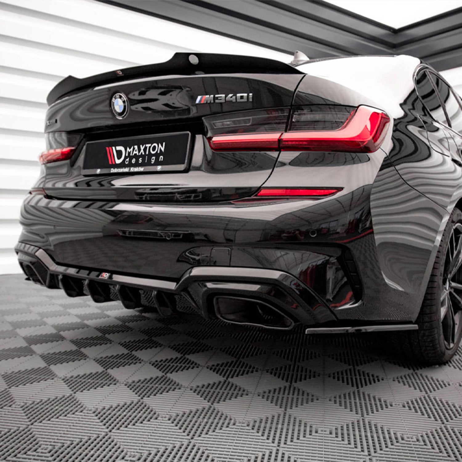 Maxton Design BMW G20 G21 M340i Gloss Black Rear Splitters