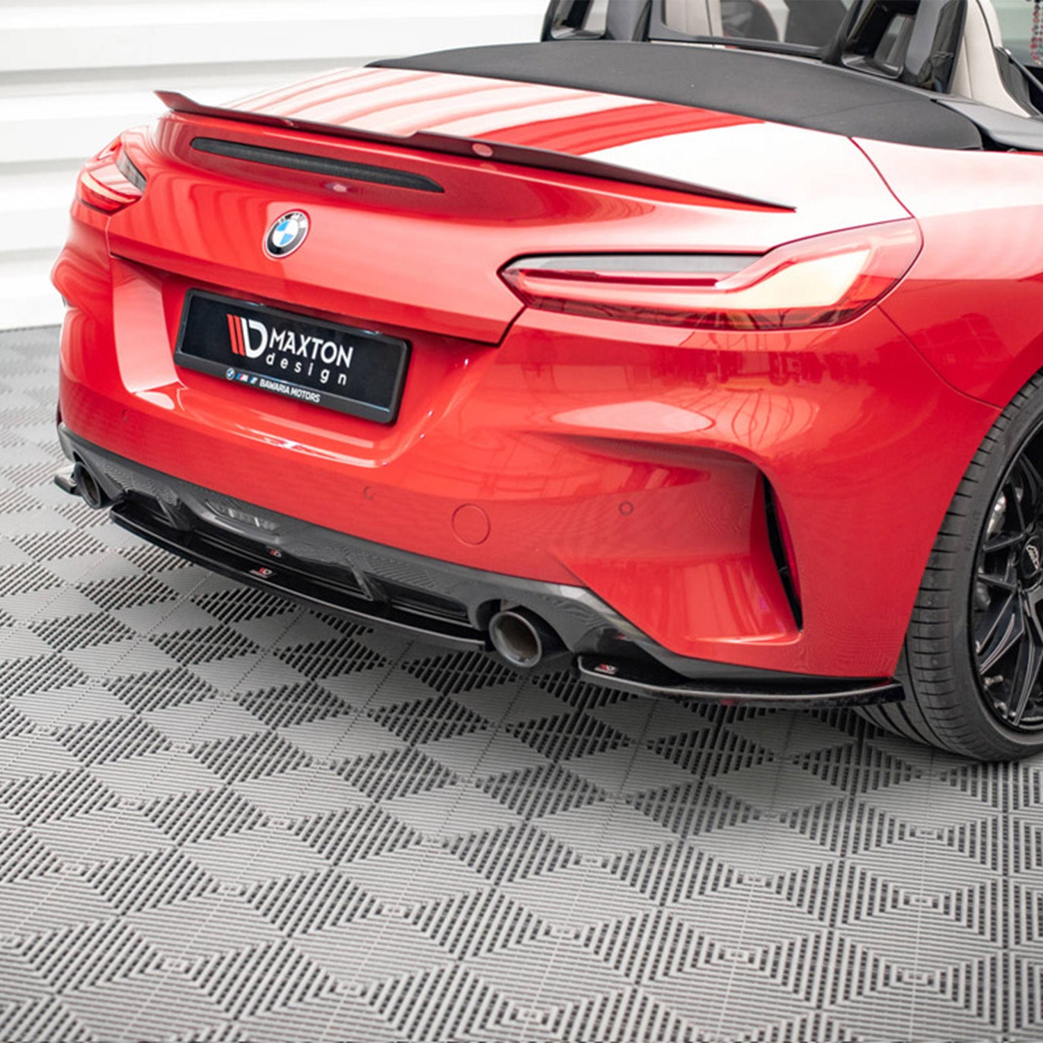 Maxton Design BMW G29 Z4 Gloss Black Central Rear Diffuser