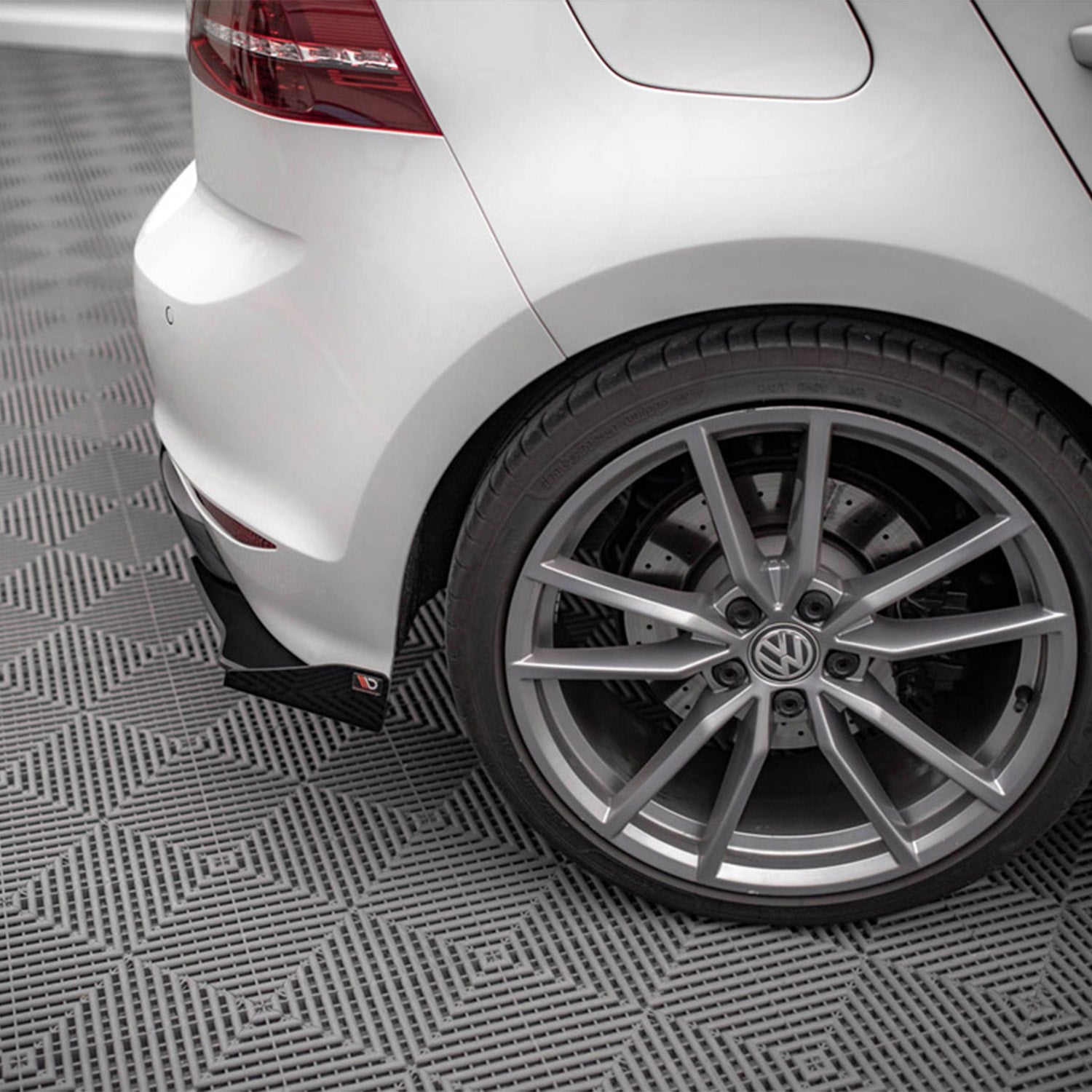 Maxton Design VW Golf R Mk7 Rear Side Splitters With Fins