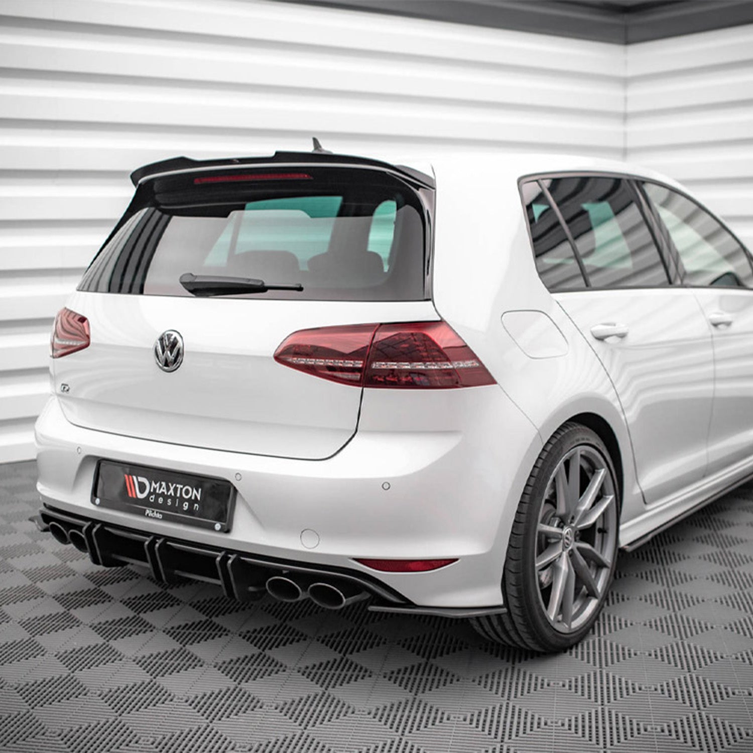 Maxton Design VW Golf R Mk7 Street Pro Rear Diffuser