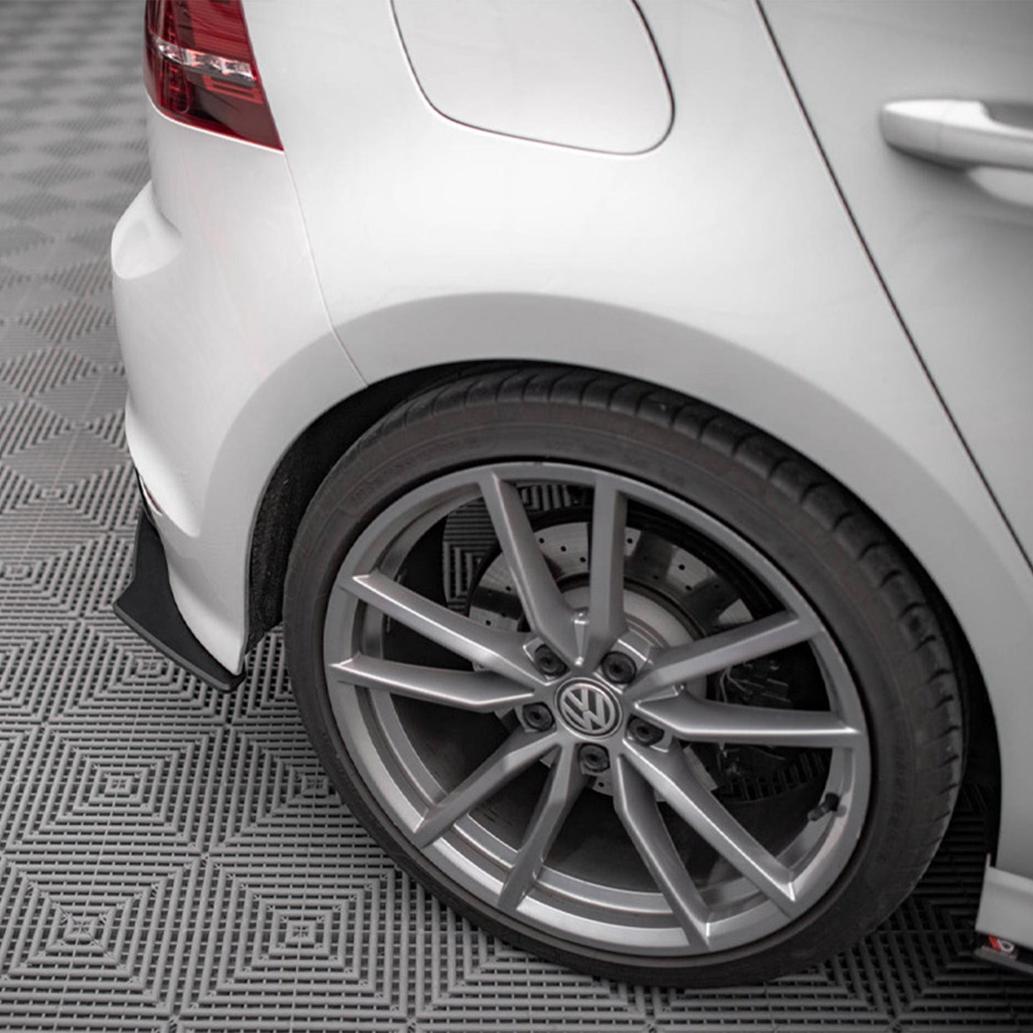 Maxton Design VW Golf R Mk7 Street Pro Rear Side Splitters