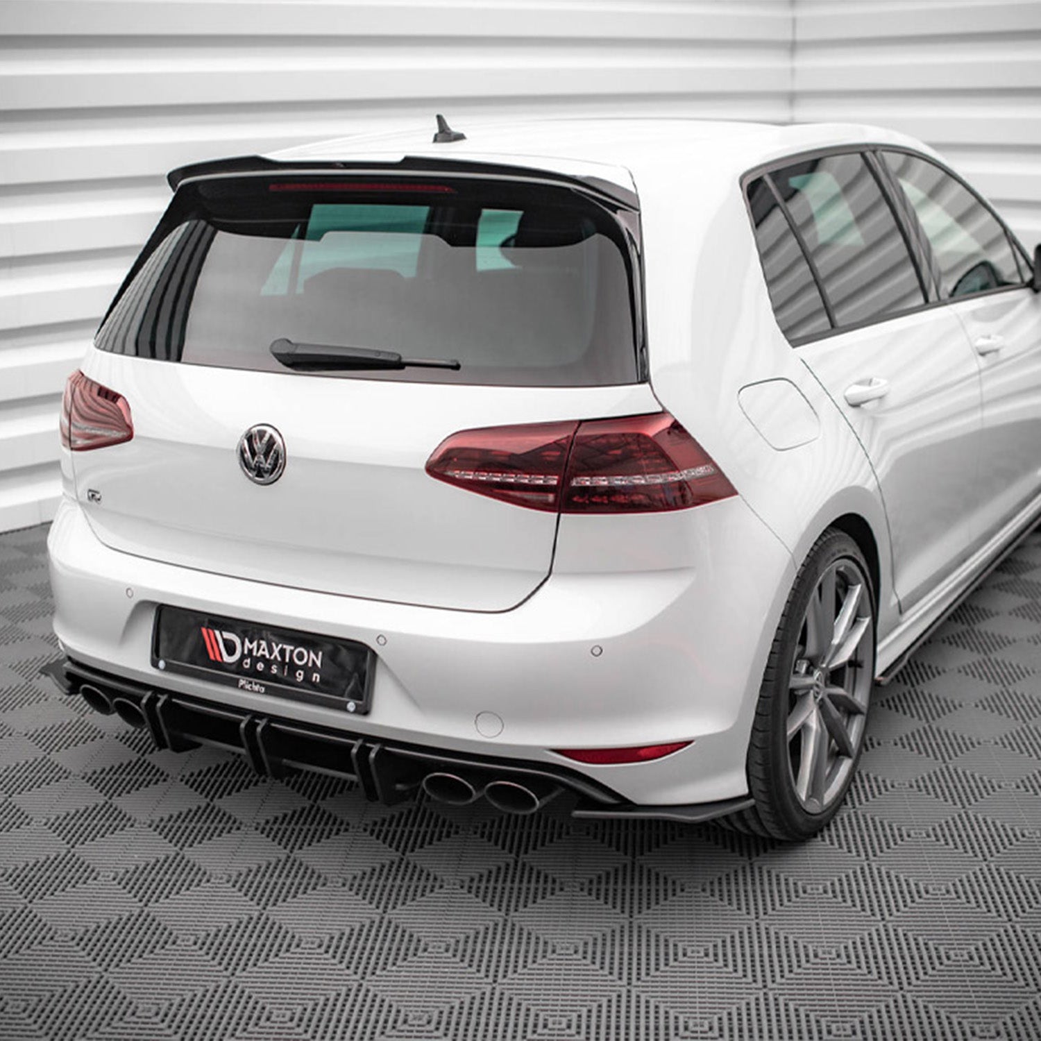 Maxton Design VW Golf R Mk7 Street Pro Rear Side Splitters