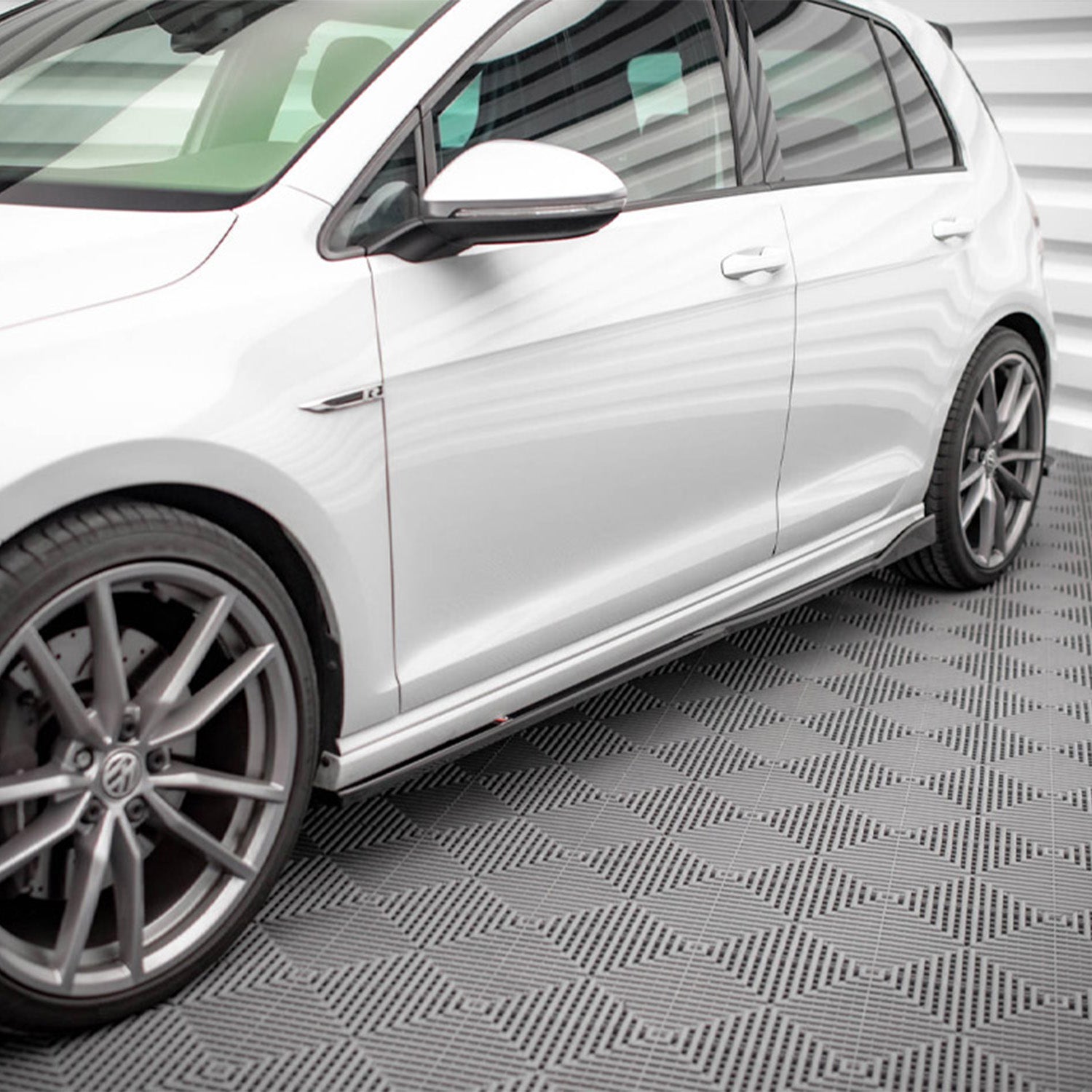 Maxton Design VW Golf R Mk7 V2 Gloss Black Side Skirts