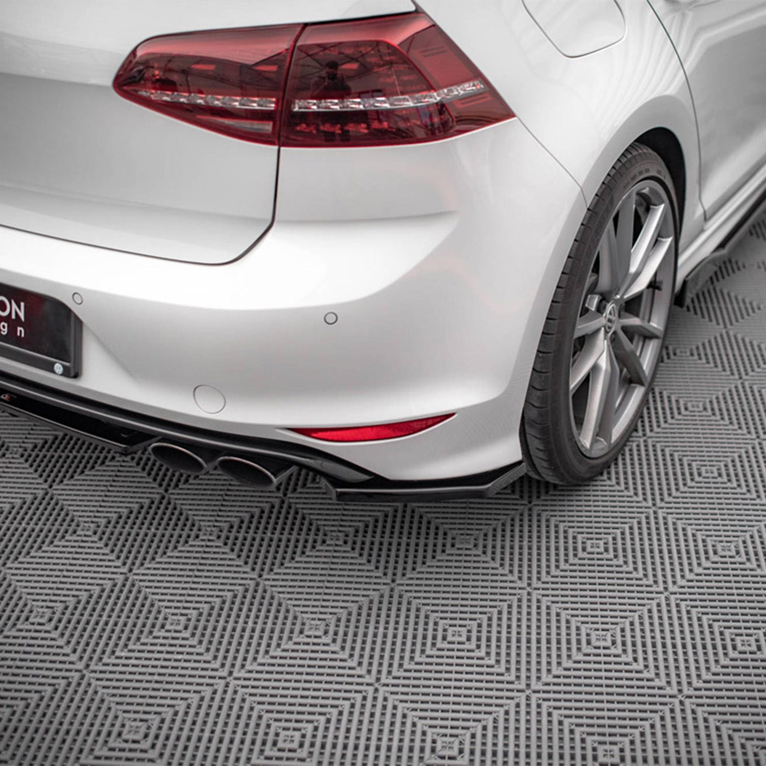 Maxton Design VW Golf R Mk7 V3 Rear Side Splitters