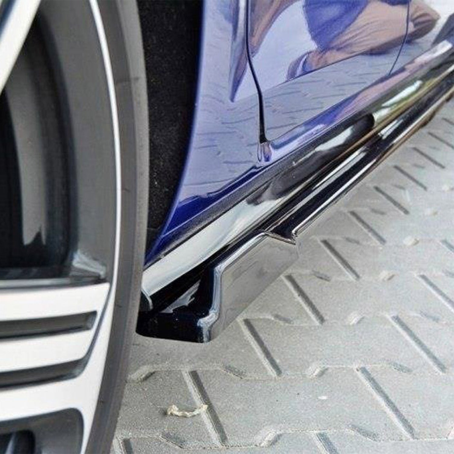 Maxton Design VW Golf R Mk7.5 V1 Gloss Black Side Skirts VW-GO-7F-R-SD1G
