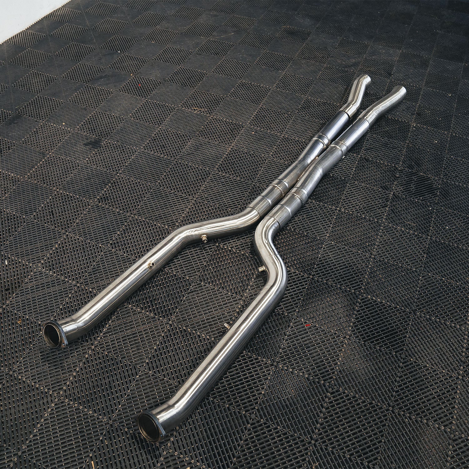 R44 BMW G90 & G99 M5 Exhaust Midpipe & Carbon Fibre Tailpipe Package