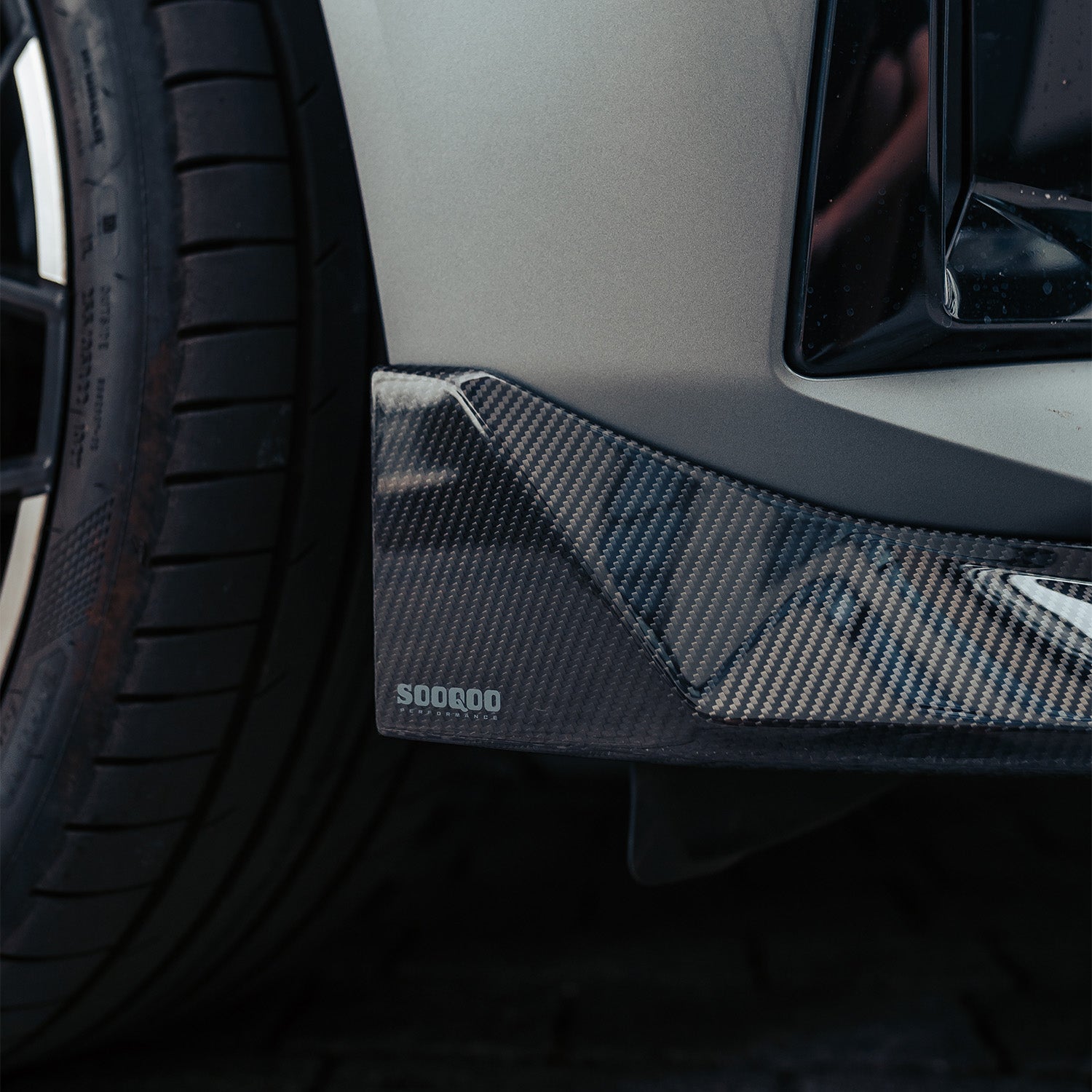 SooQoo BMW G45 X3 Front Splitter In Gloss Carbon Fibre