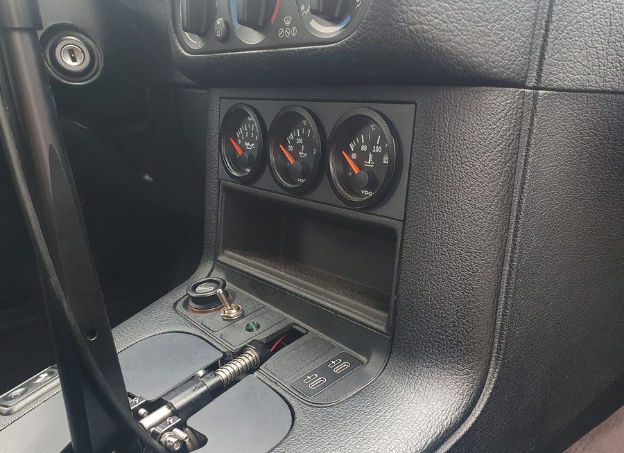 ST Trackparts BMW E36 Gauge mount OBD