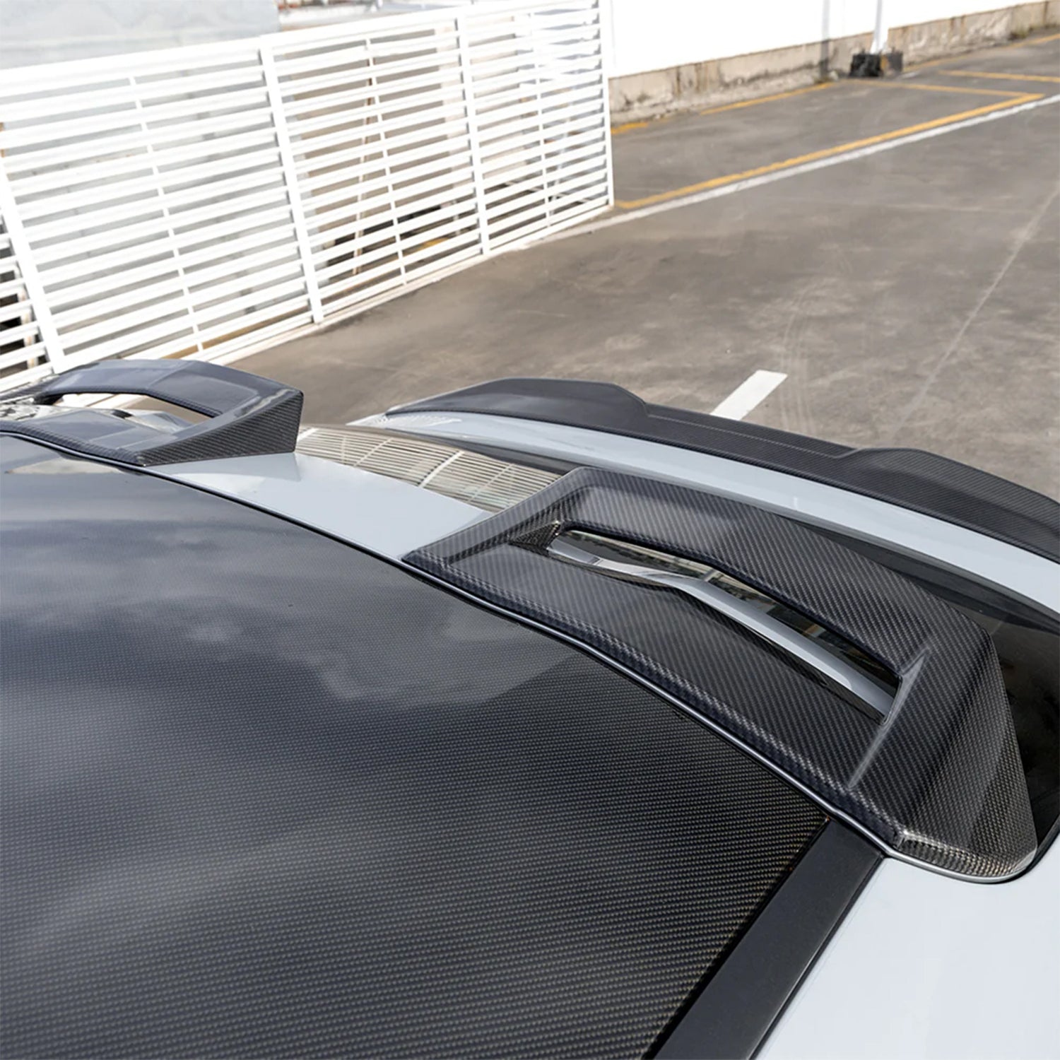 SooQoo BMW F98 X4M Aggressive Carbon Fibre Roof Spoiler
