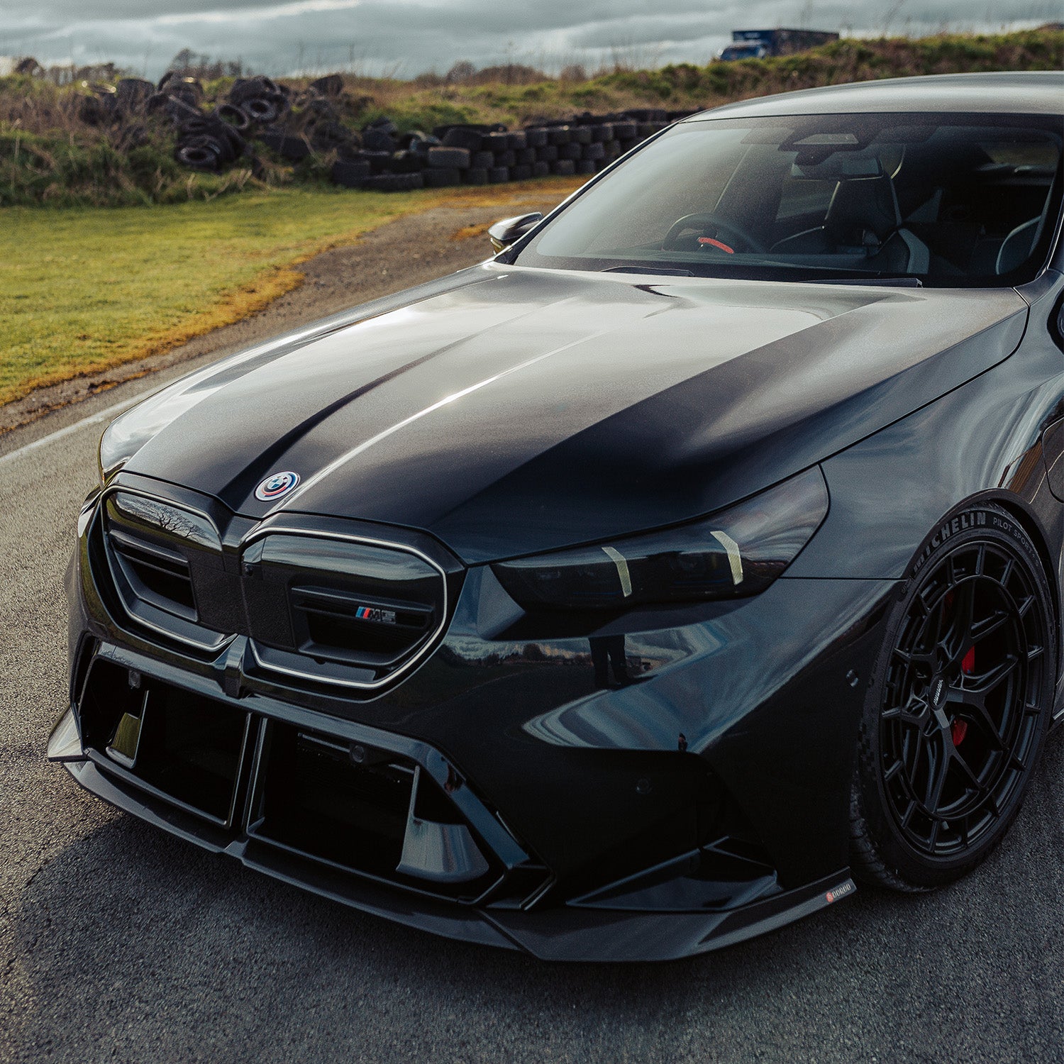 SooQoo BMW G90 & G99 M5 Carbon Fibre SQ-A Front Splitter