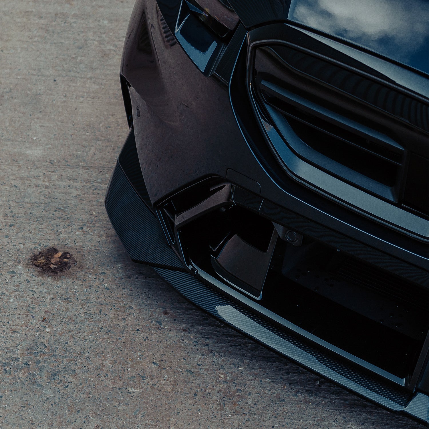 SooQoo BMW G90 & G99 M5 Carbon Fibre SQ-A Front Splitter