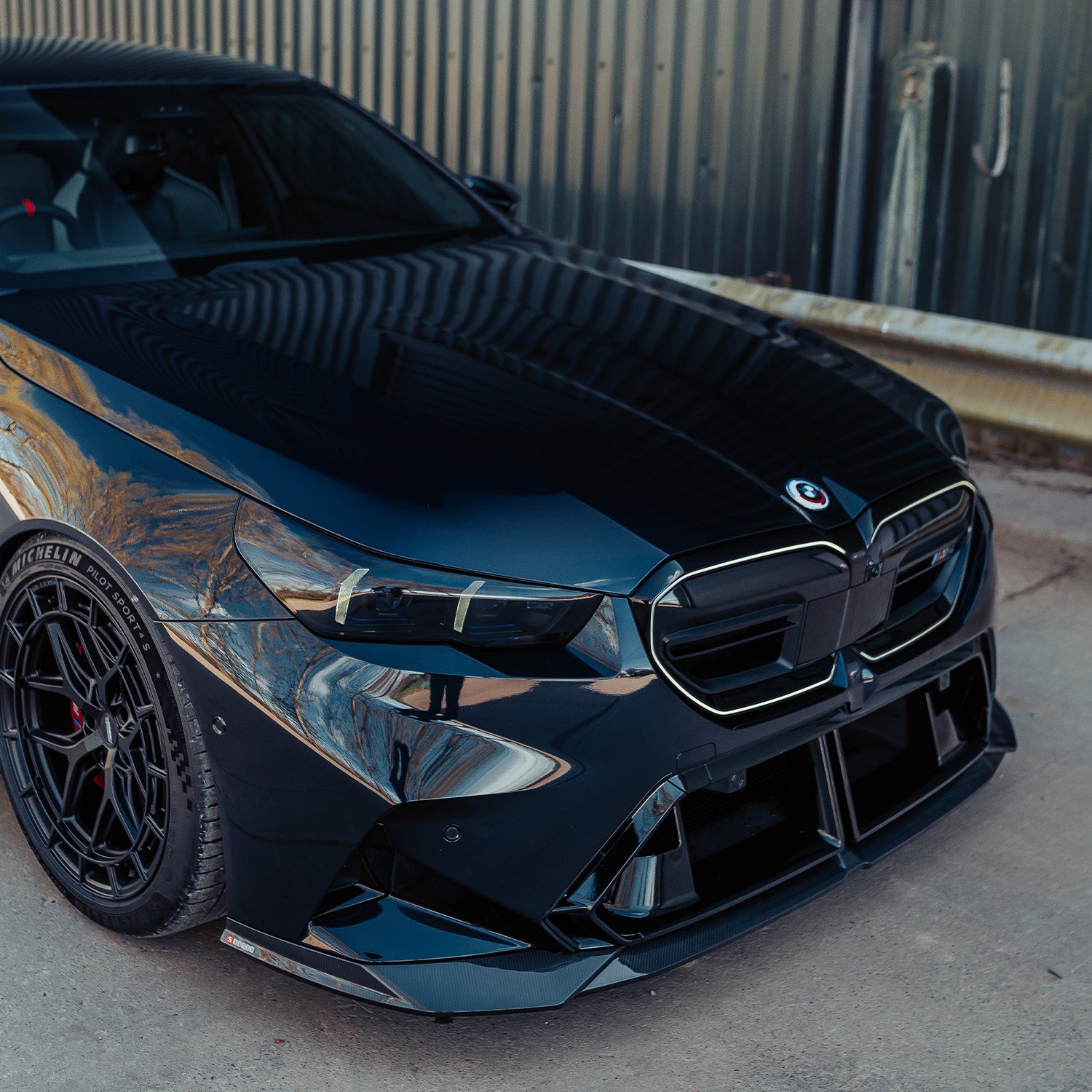 SooQoo BMW G90 & G99 M5 Carbon Fibre SQ-A Front Splitter