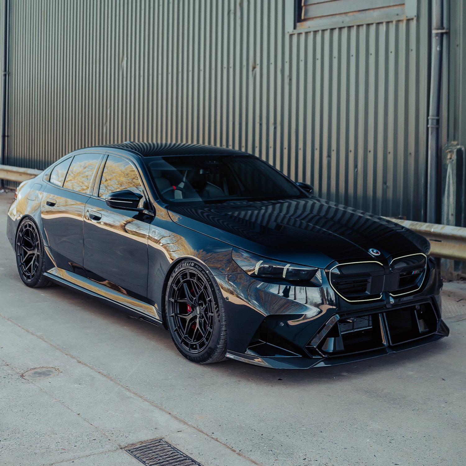 SooQoo BMW G90 & G99 M5 Carbon Fibre SQ-A Front Splitter