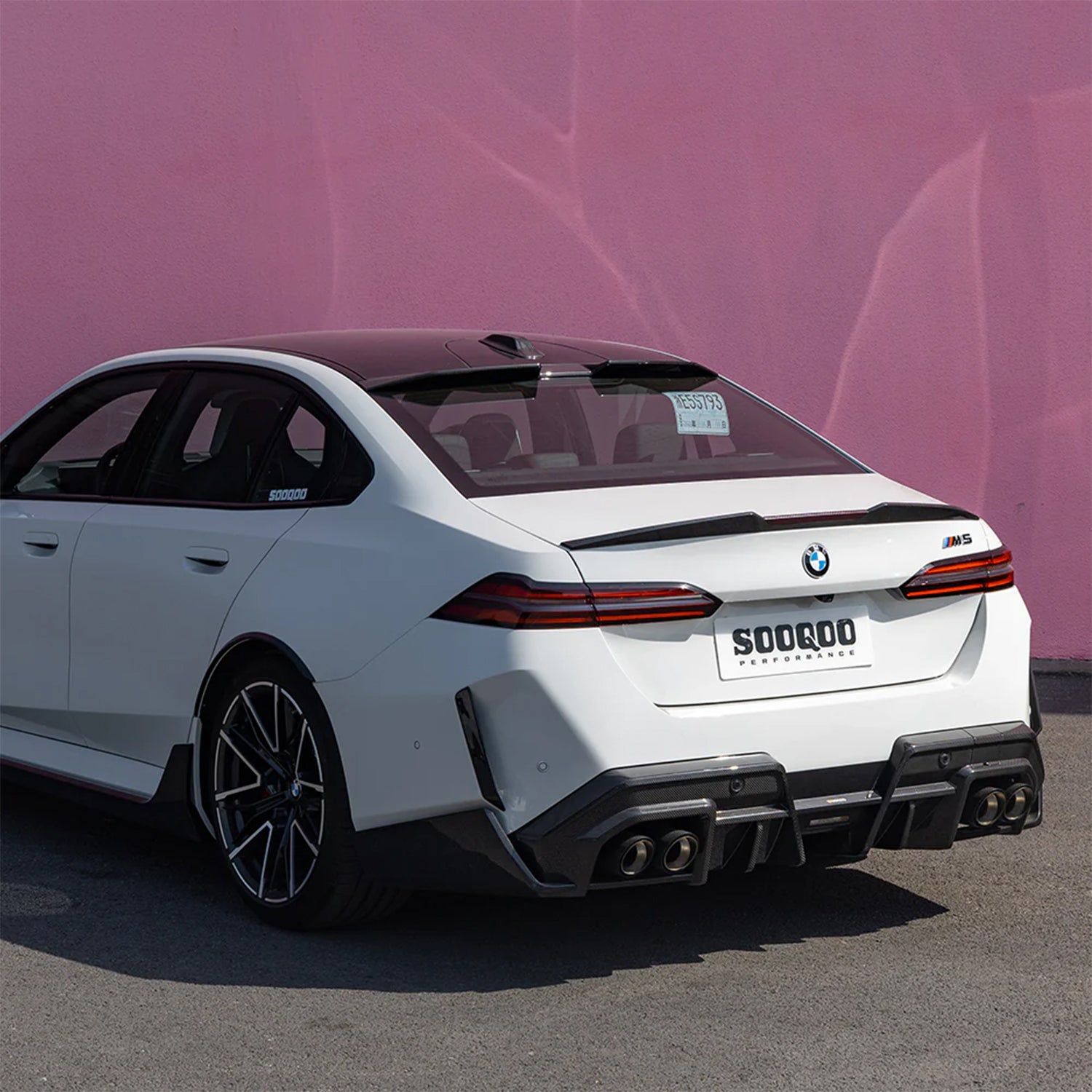 SooQoo BMW G90 M5 Carbon Fibre Upper Roof Spoiler