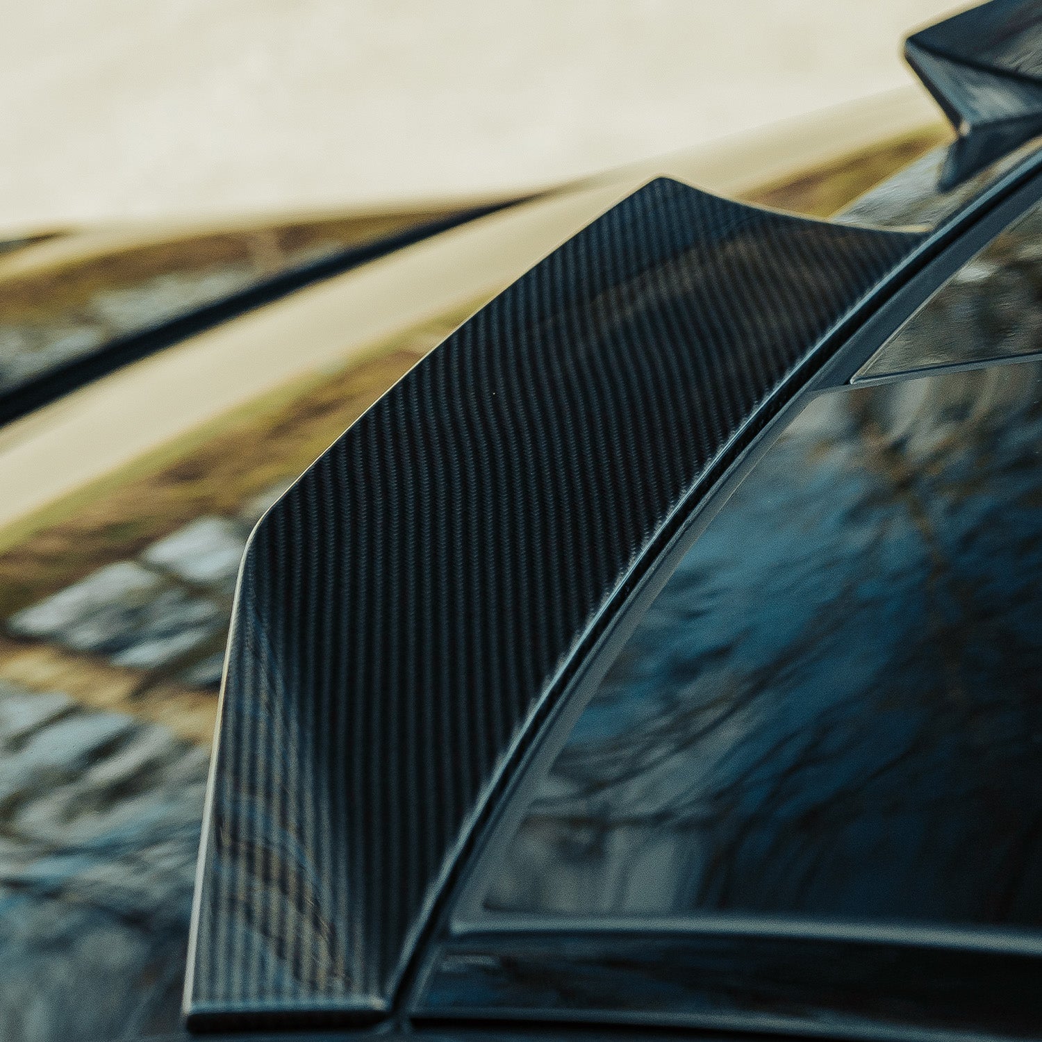 SooQoo BMW G90 M5 Carbon Fibre Upper Roof Spoiler