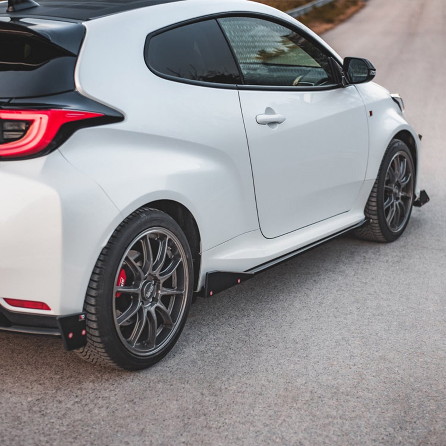 Maxton Design Gloss Black Side Skirts V2 For Toyota GR Yaris