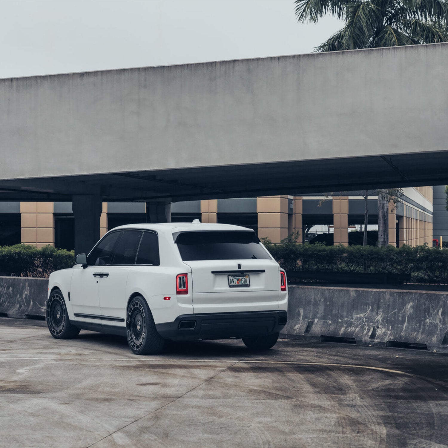 Vossen HF-9 Forged Alloy Wheels In Gloss Black with Polished Details