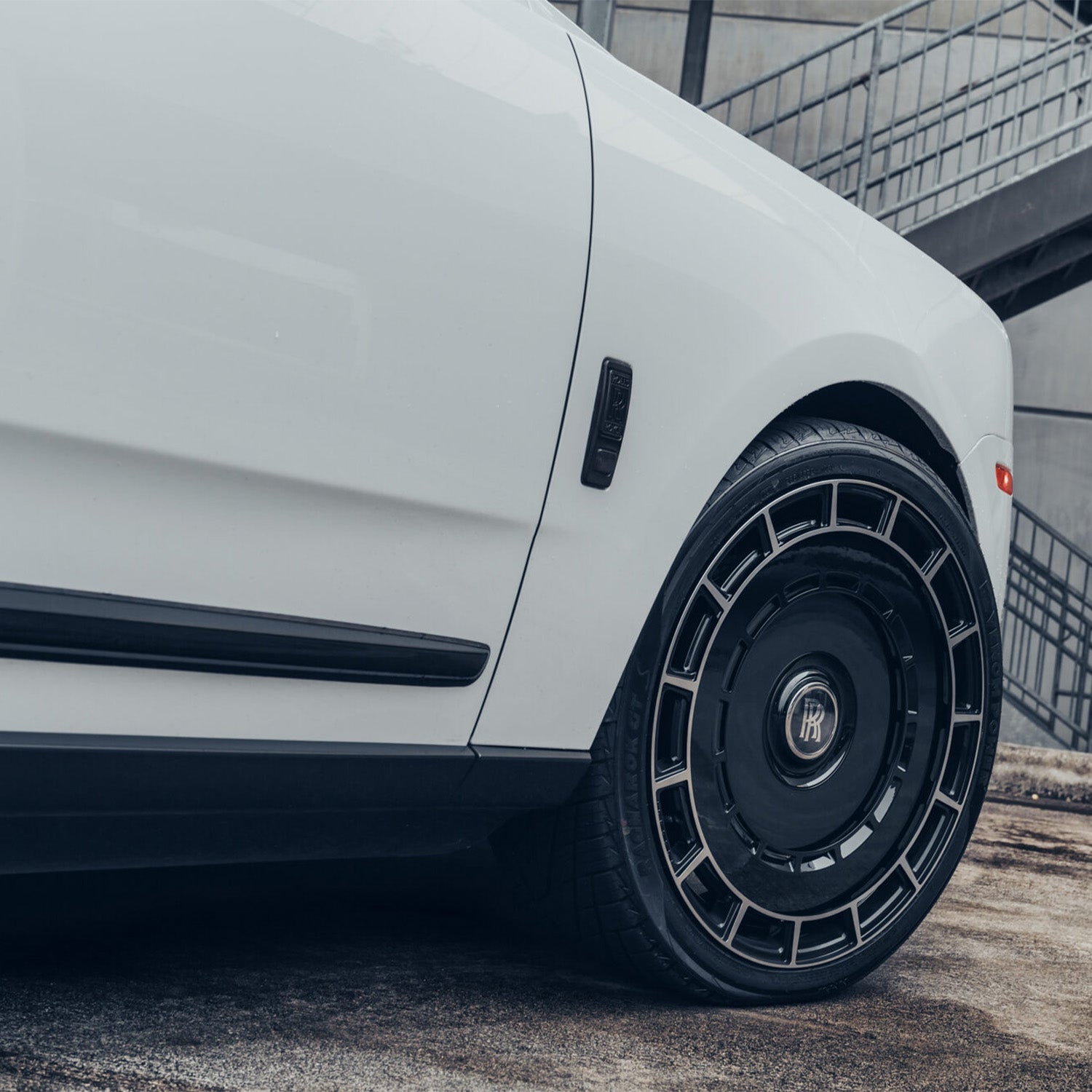 Vossen HF-9 Forged Alloy Wheels In Gloss Black with Polished Details