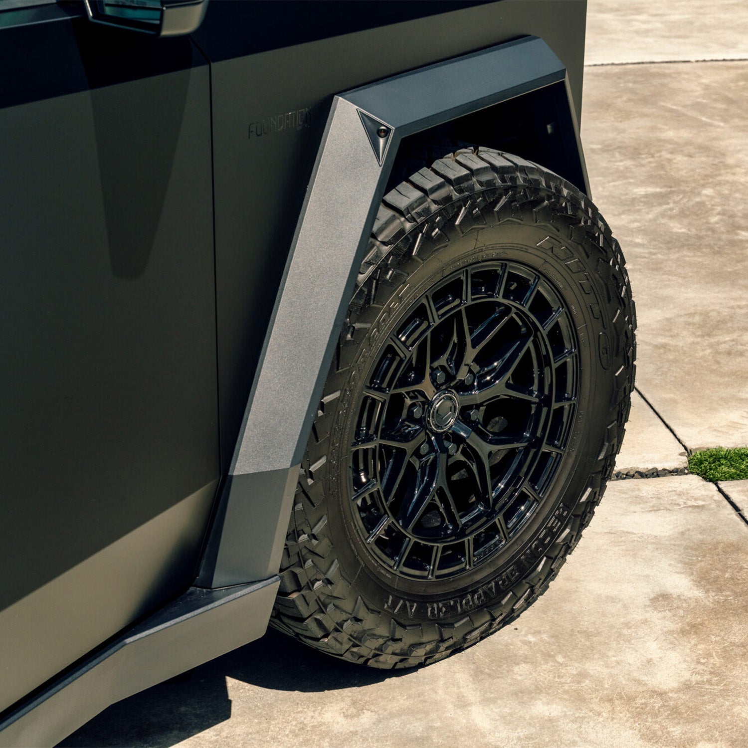 Vossen HFX-1 Forged Alloy Wheels In Gloss Black (6-Lug)