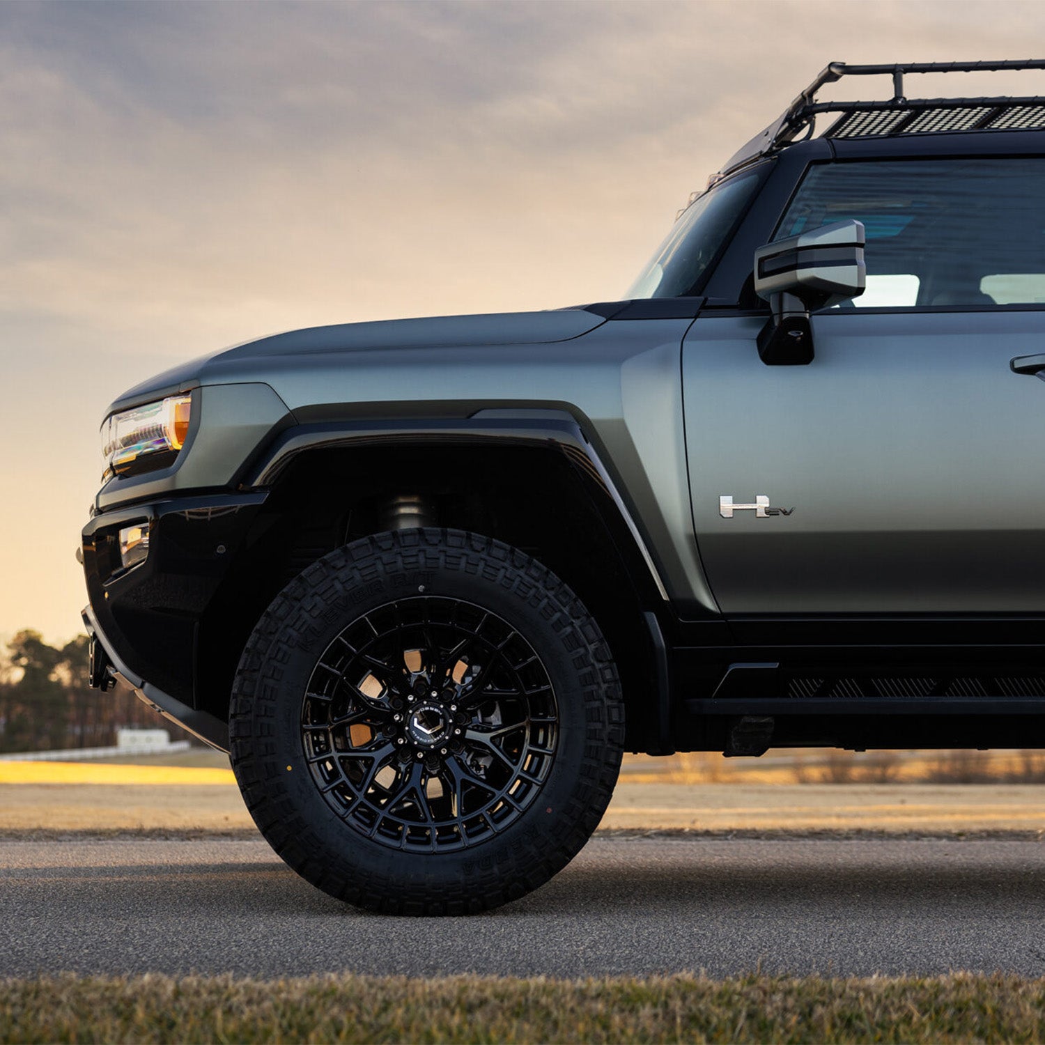 Vossen HFX-1 Forged Alloy Wheels In Gloss Black (8-Lug)