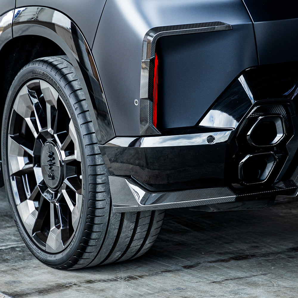 SooQoo BMW G09 XM Rear Diffuser In Gloss Carbon Fibre