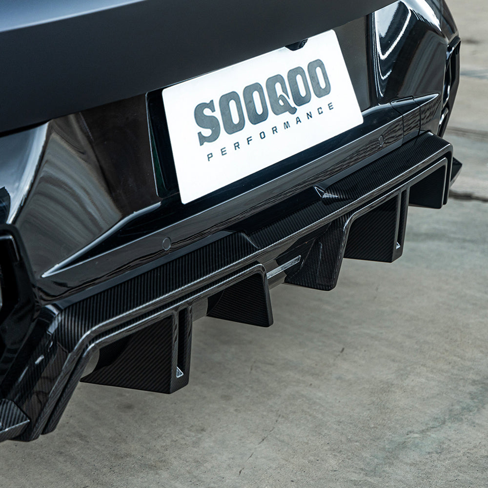 SooQoo BMW G09 XM Rear Diffuser In Gloss Carbon Fibre