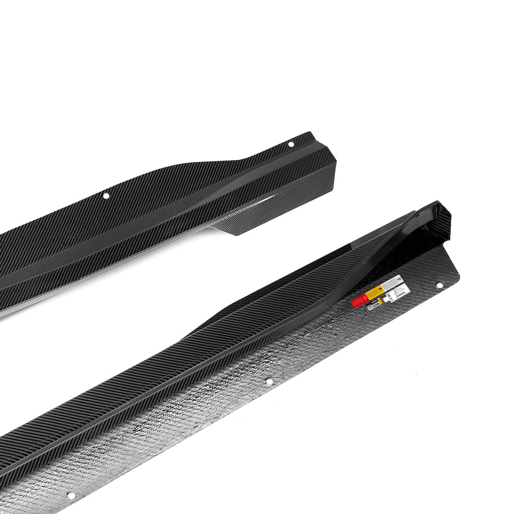 SooQoo BMW G09 XM Side Skirts In Gloss Carbon Fibre