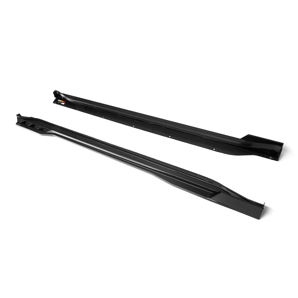 SooQoo BMW G09 XM Side Skirts In Gloss Carbon Fibre