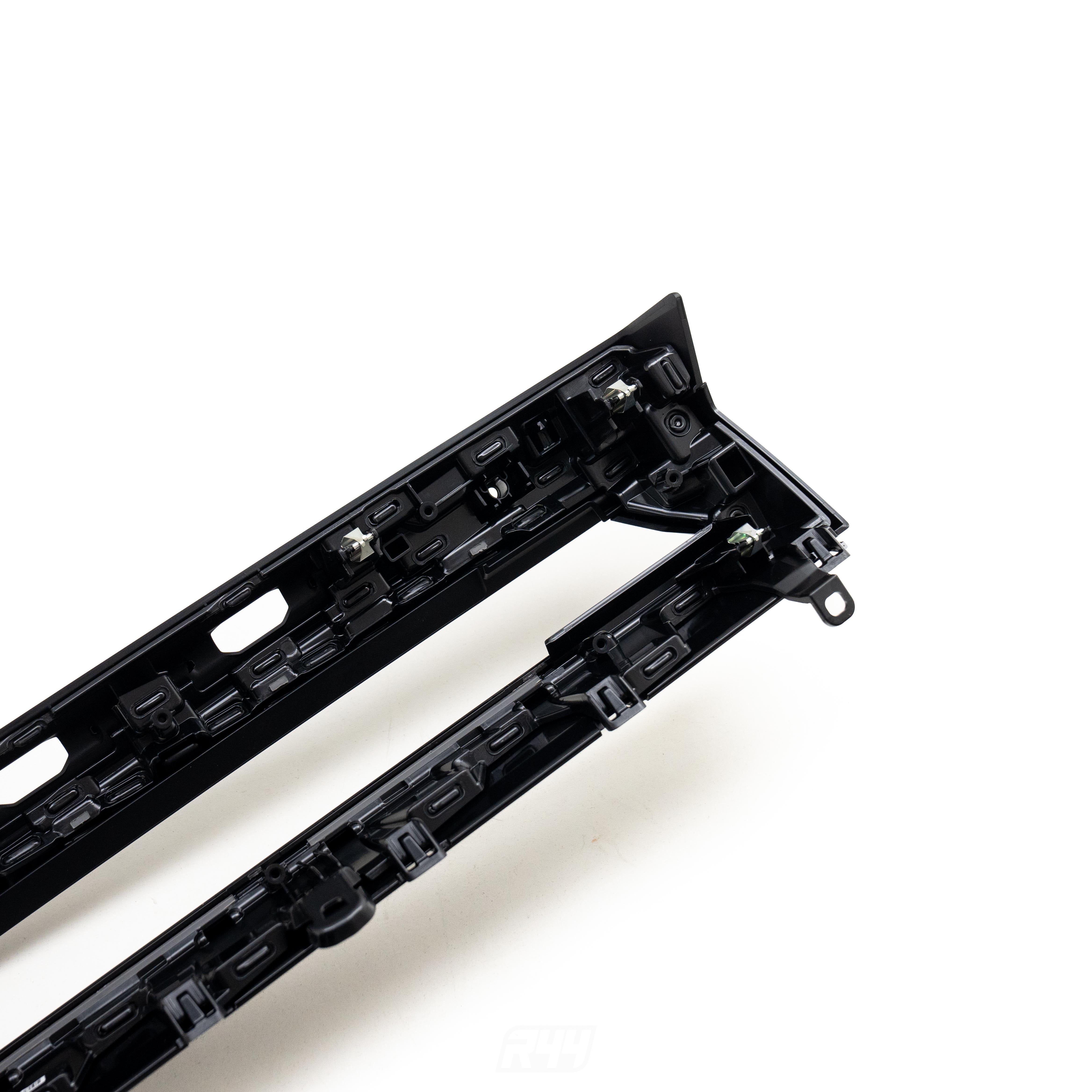 Genuine BMW BMW G90/G99 M5 & G60/G61 5 Series OEM Carbon Fibre Dashboard Trim