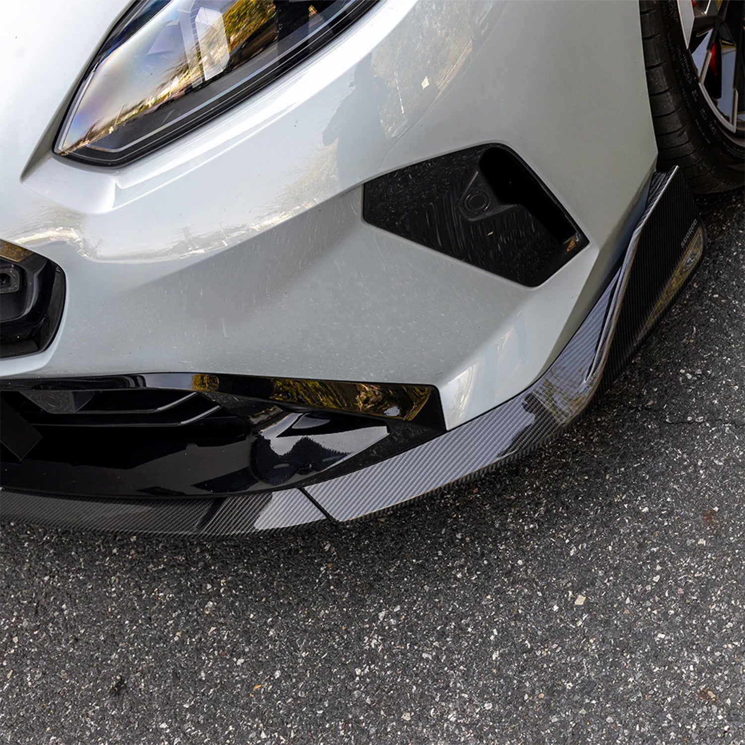 SooQoo BMW F70 1 Series & F74 2 Series Front Splitter In Gloss Carbon Fibre