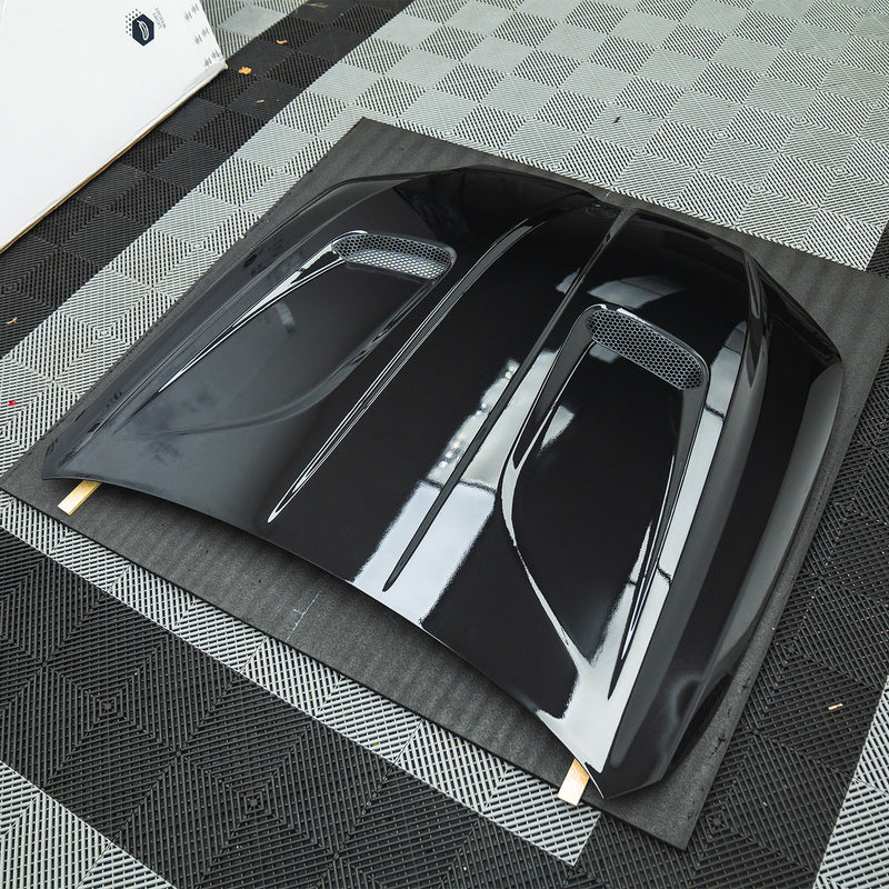 SooQoo BMW G90 & G99 M5 Vented Hood In Gloss Black Painted Pre Preg Carbon Fibre