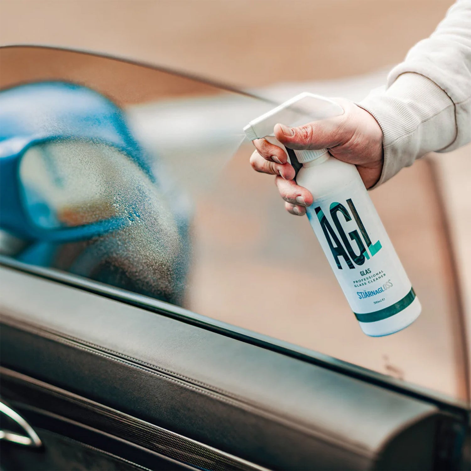 Stjarnagloss Glas Professional Glass Cleaner On Porsche Window