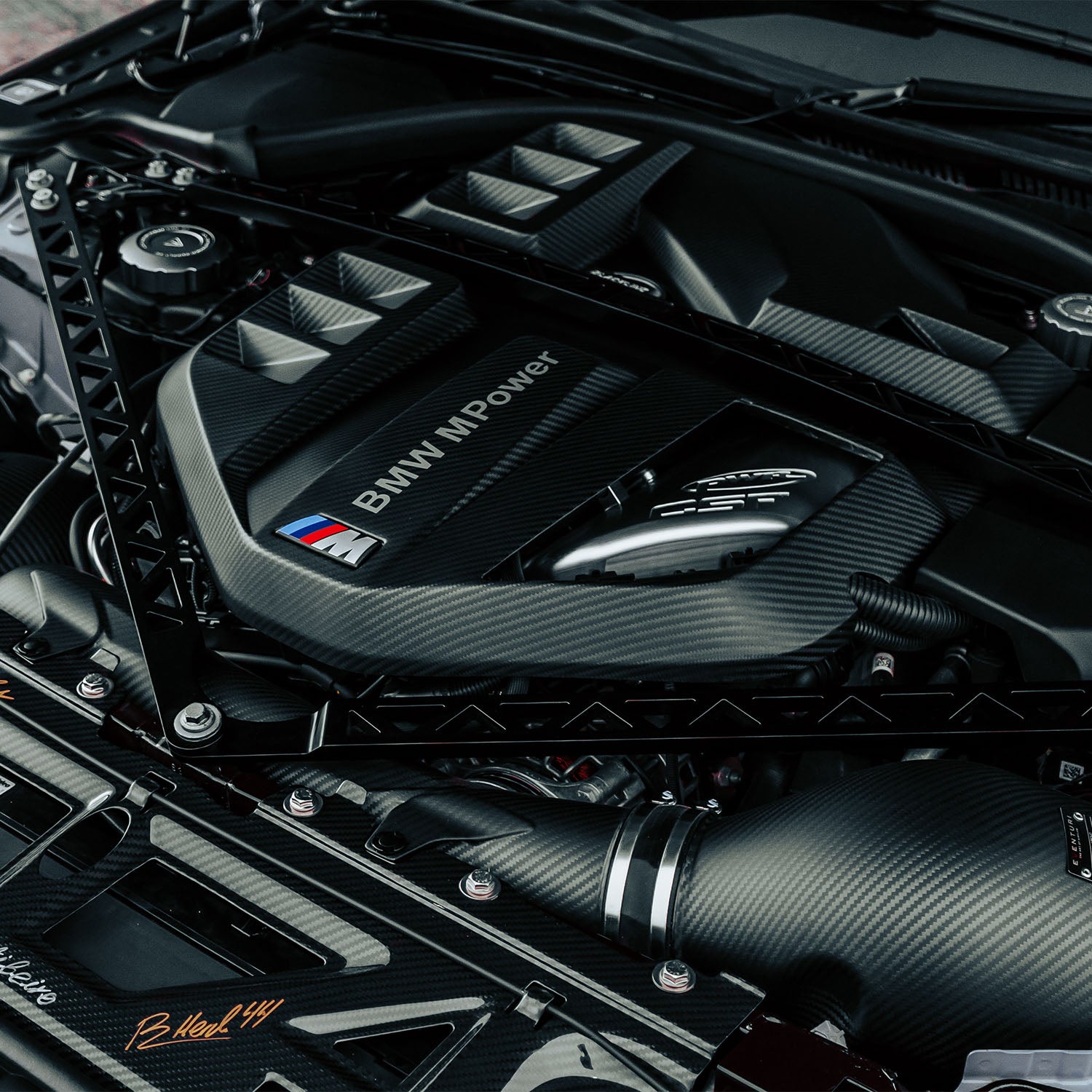 Eventuri Matte Carbon Fibre Engine Cover For BMW G80 M3 G82 M4 G87 M2 Side
