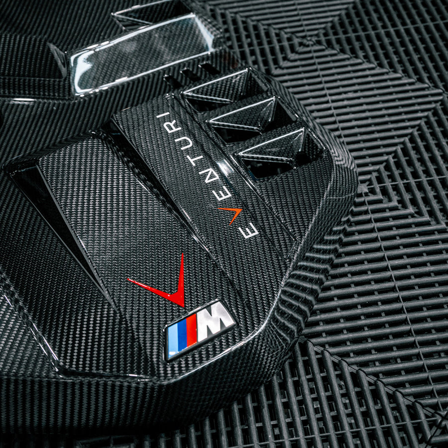 Eventuri Gloss Carbon Fibre Engine Cover For BMW G80 M3 G82 M4 G87 M2 Close Up