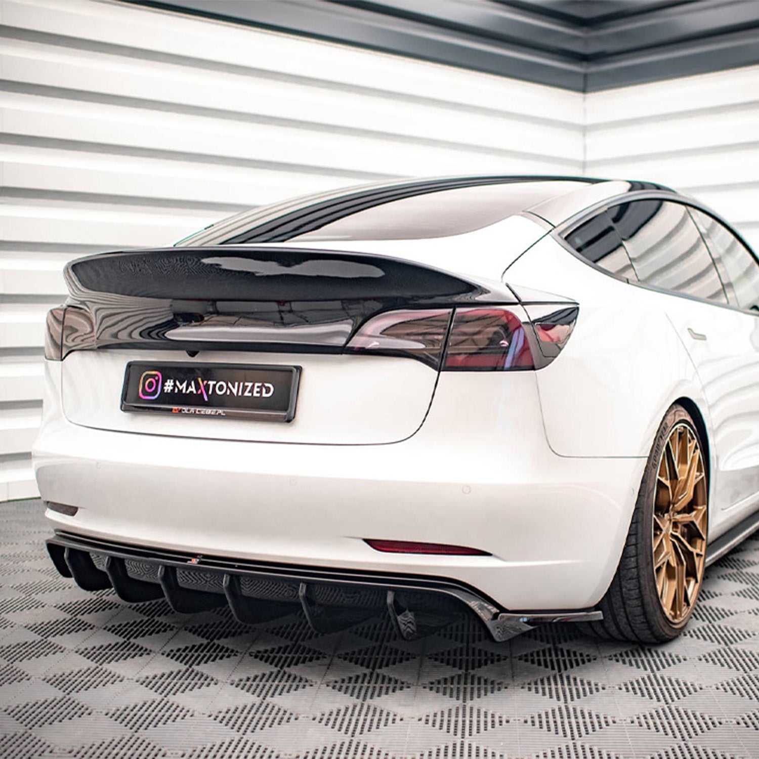 Maxton Design Tesla Model 3 V2 Rear Side Splitters