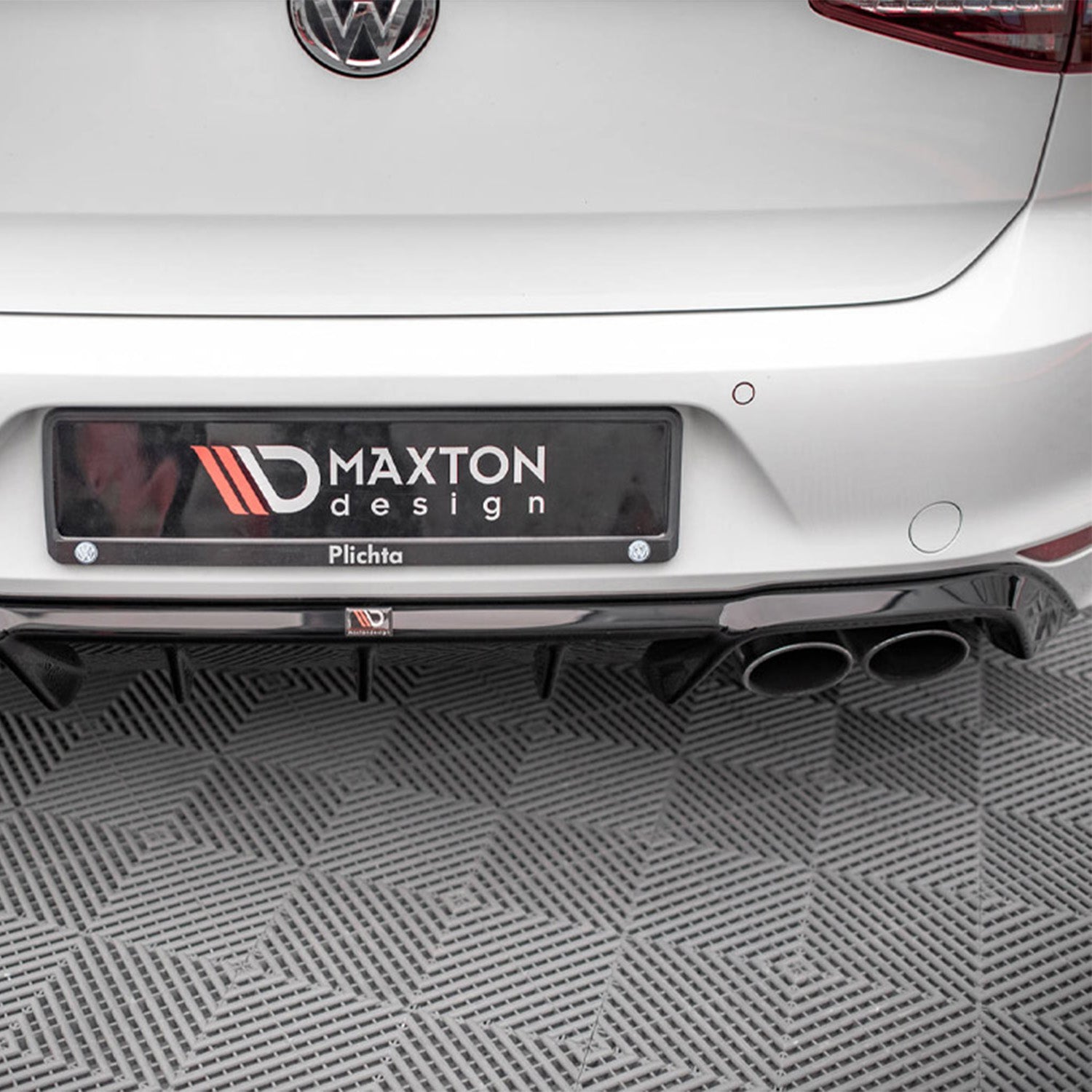 Maxton Design VW Golf R Mk7 Gloss Black Rear Diffuser
