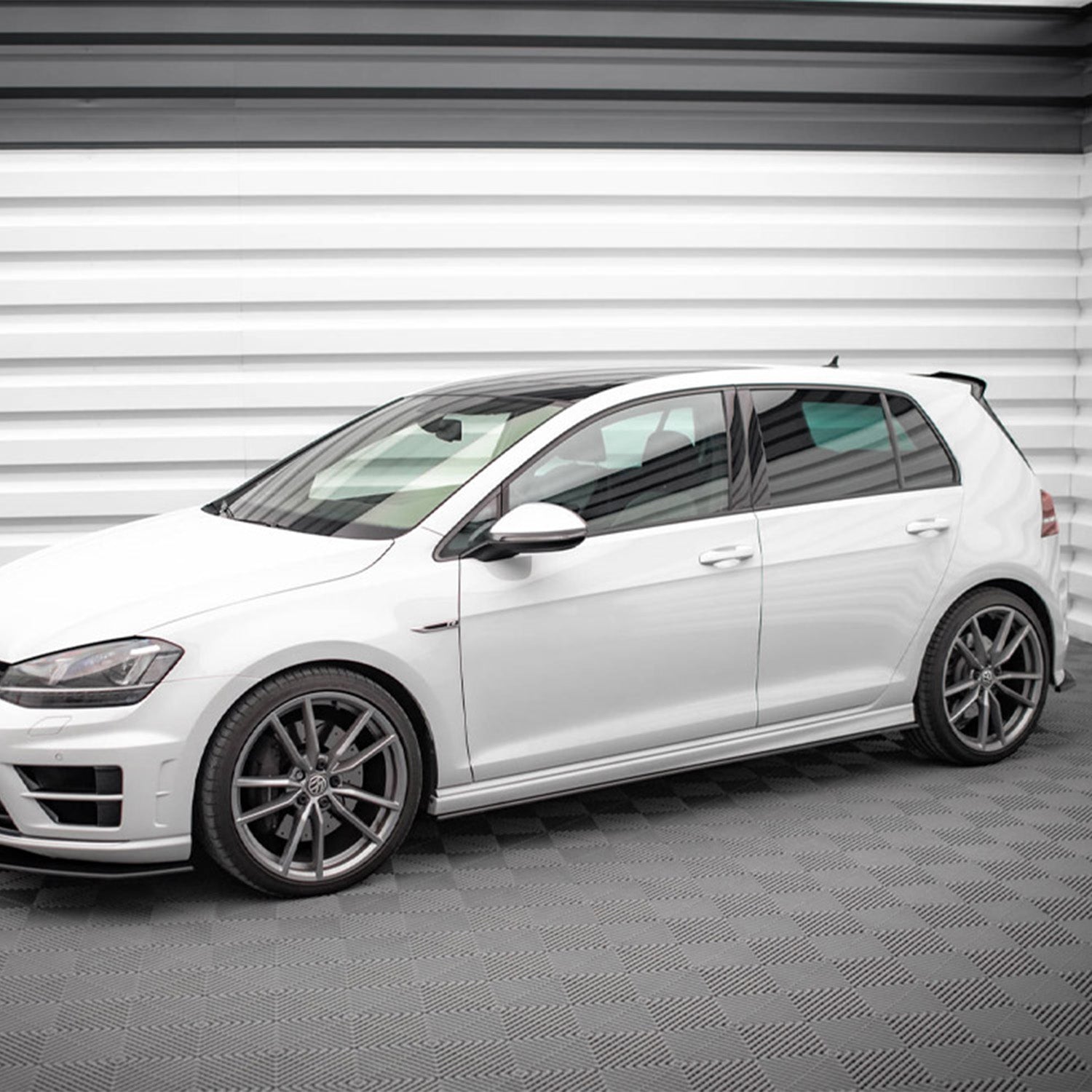 Maxton Design VW Golf R Mk7 Street Pro Black Side Skirts