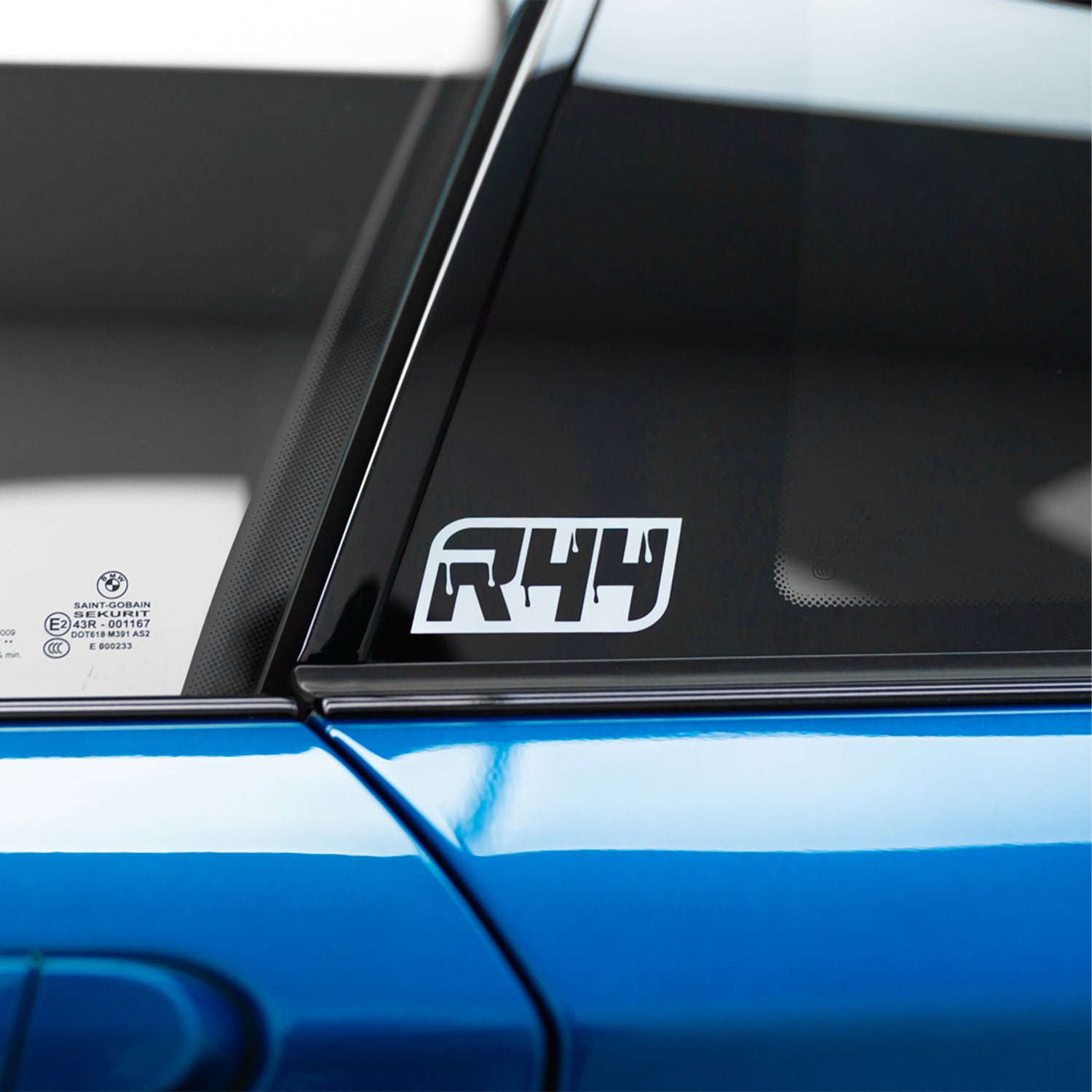 R44 Performance Square Drip Logo Sticker