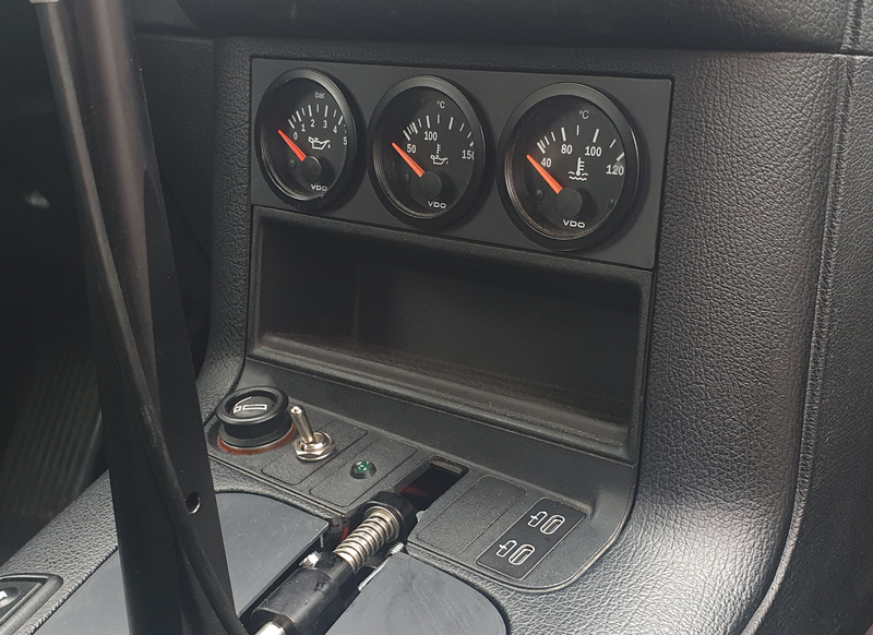 ST Trackparts BMW E36 Gauge mount OBD