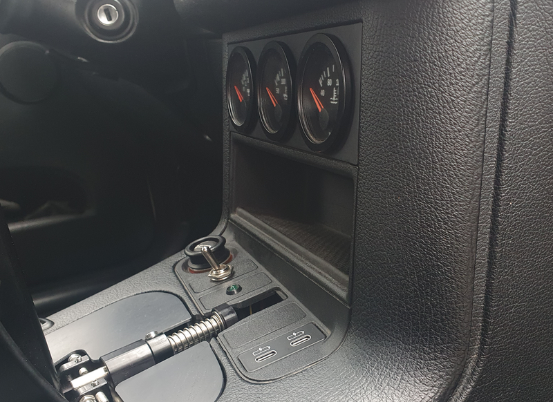 ST Trackparts BMW E36 Gauge mount OBD