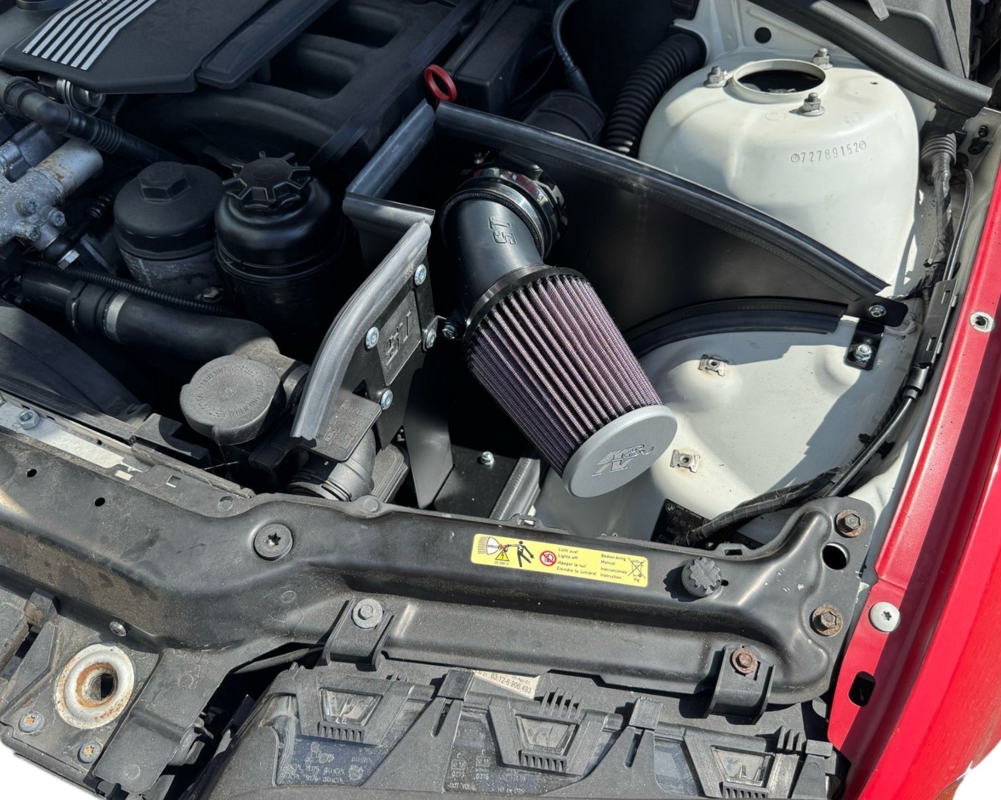 ST Trackparts BMW E46 Air filter kit (6-cylinder Non-M / 320i, 323i, 325i, 328i)