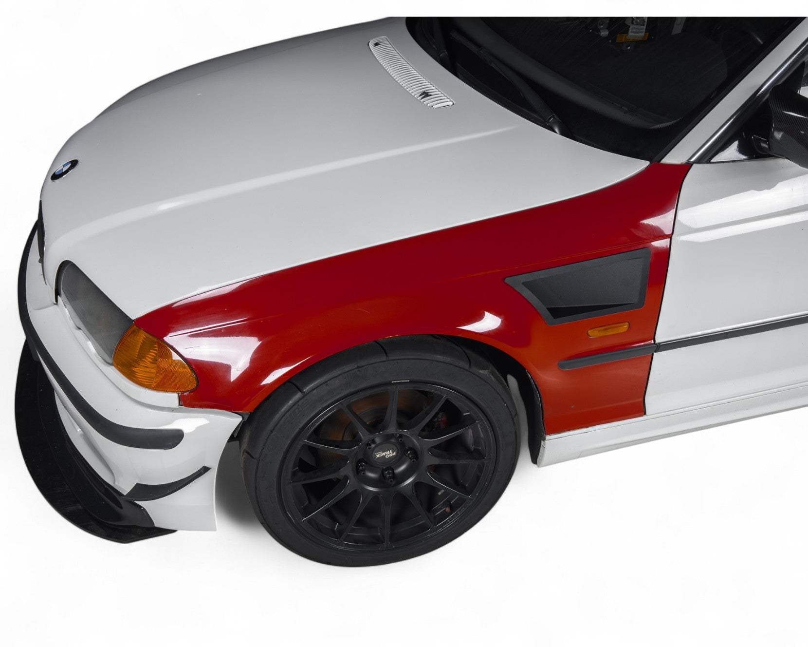 ST Trackparts BMW E46 Fender Vents