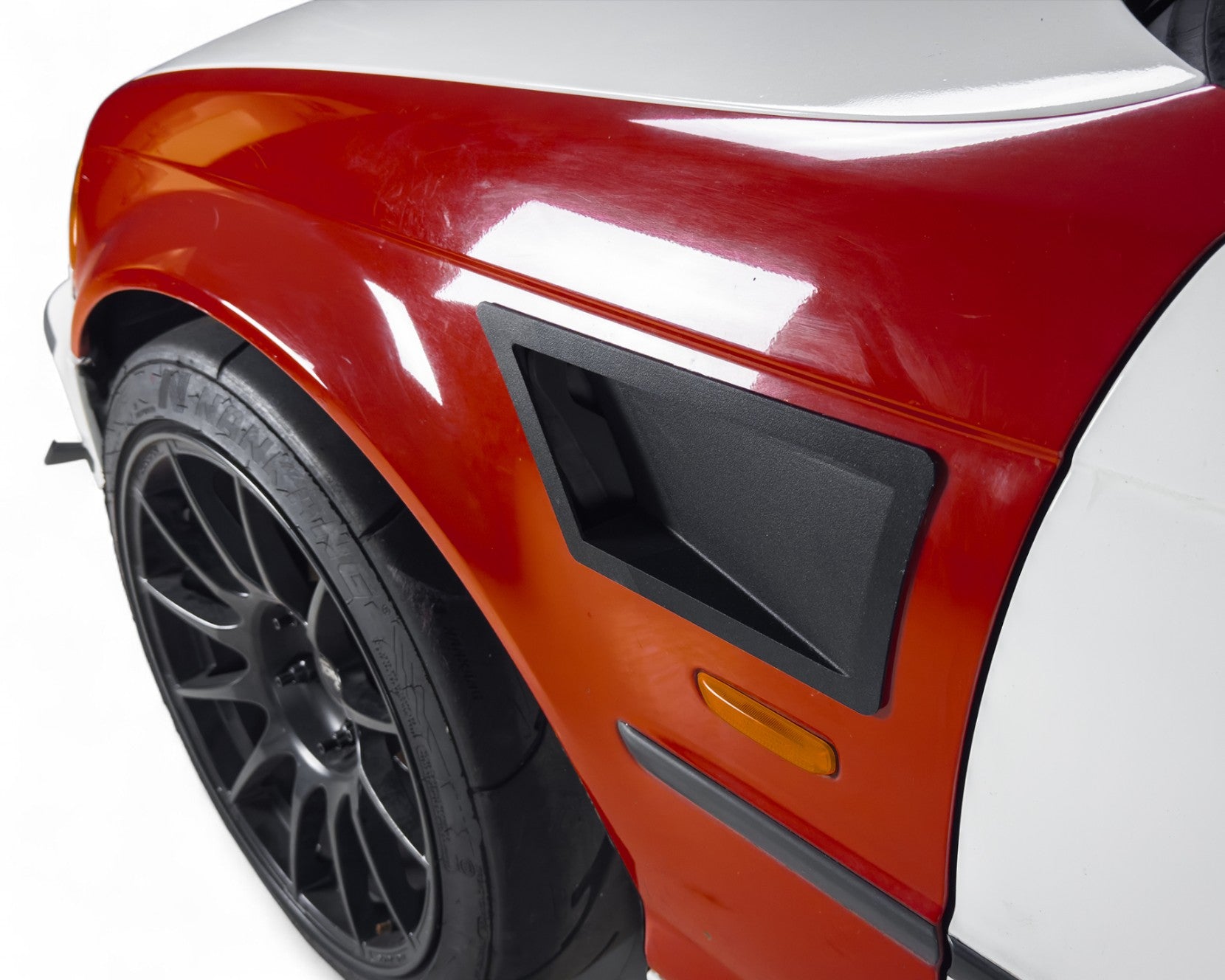 ST Trackparts BMW E46 Fender Vents