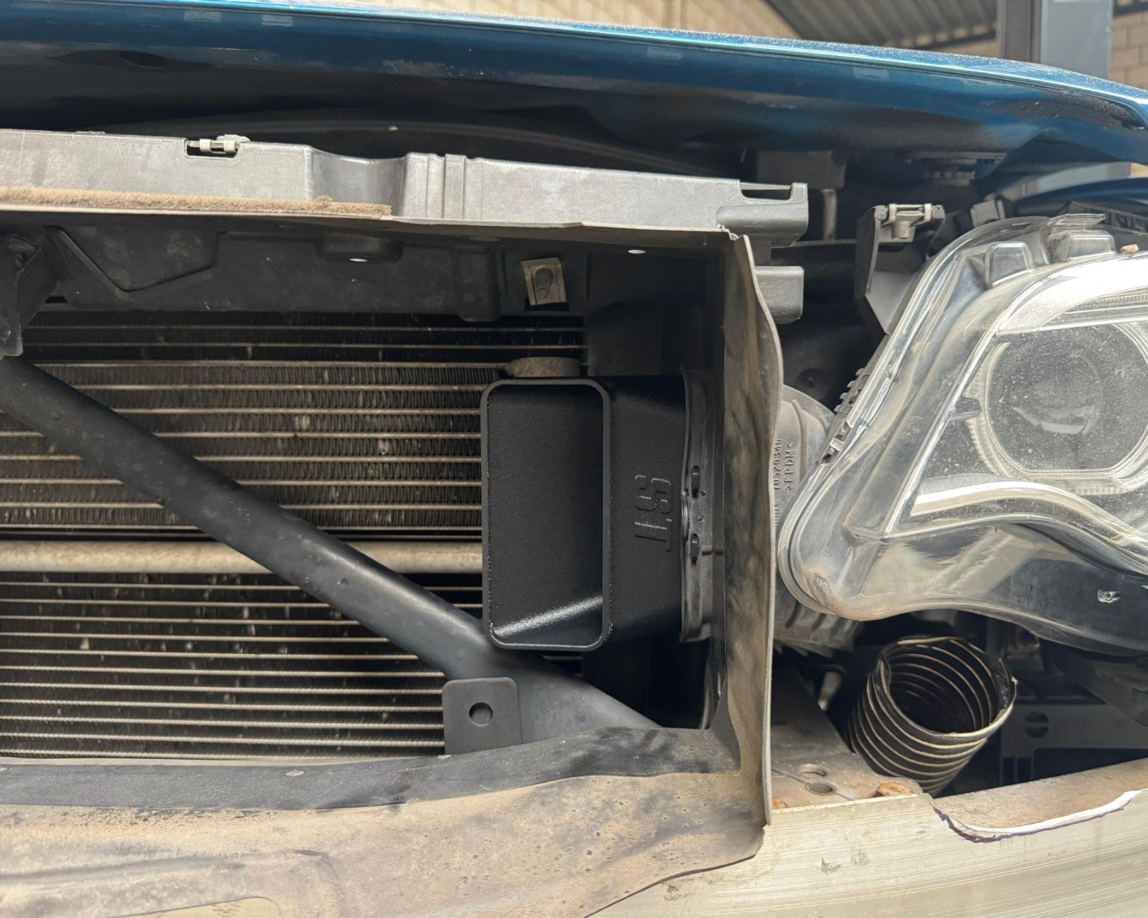 ST Trackparts BMW F8X Air Intake Scoop