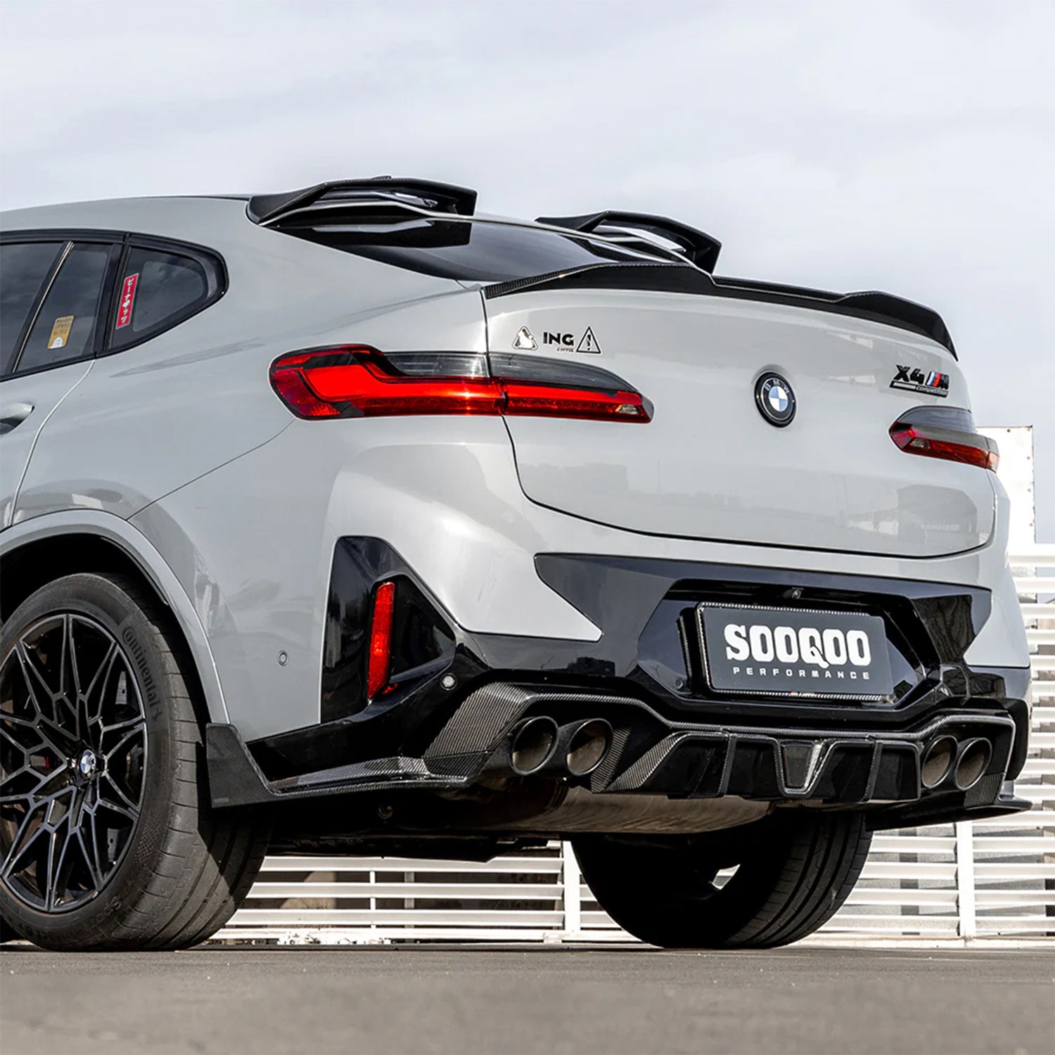 SooQoo BMW F97 X3M & F98 X4M LCI Carbon Fibre Rear Diffuser